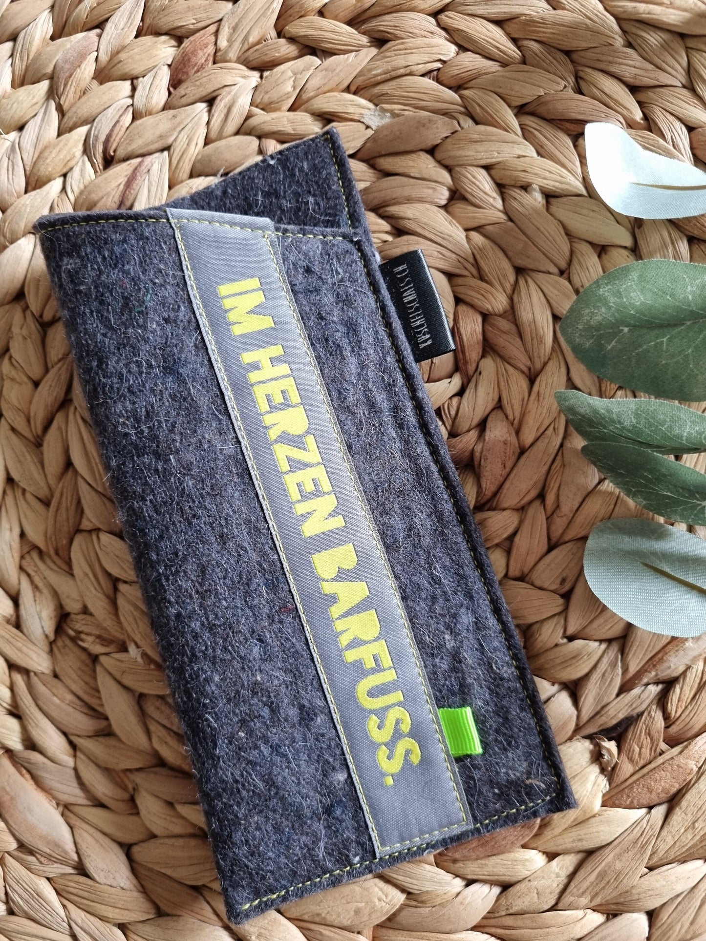 Handmade Felt Glasses Case | Eco-Friendly Eyewear Storage Pouch | Soft & Lightweight Glasses Protector | Eyewear Organizer Gift for her