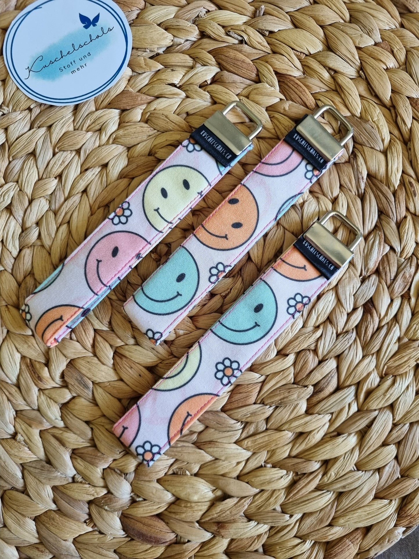 Stylish Smiley Wristlet Key Fob – Cute Cotton Keychain Accessory for Women, Trendy Key Holder and Perfect Gift Idea