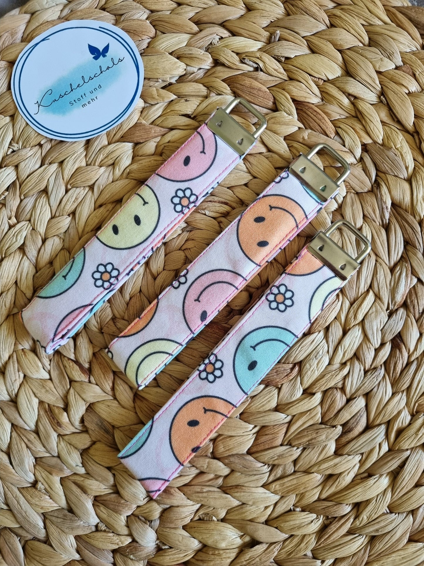 Stylish Smiley Wristlet Key Fob – Cute Cotton Keychain Accessory for Women, Trendy Key Holder and Perfect Gift Idea