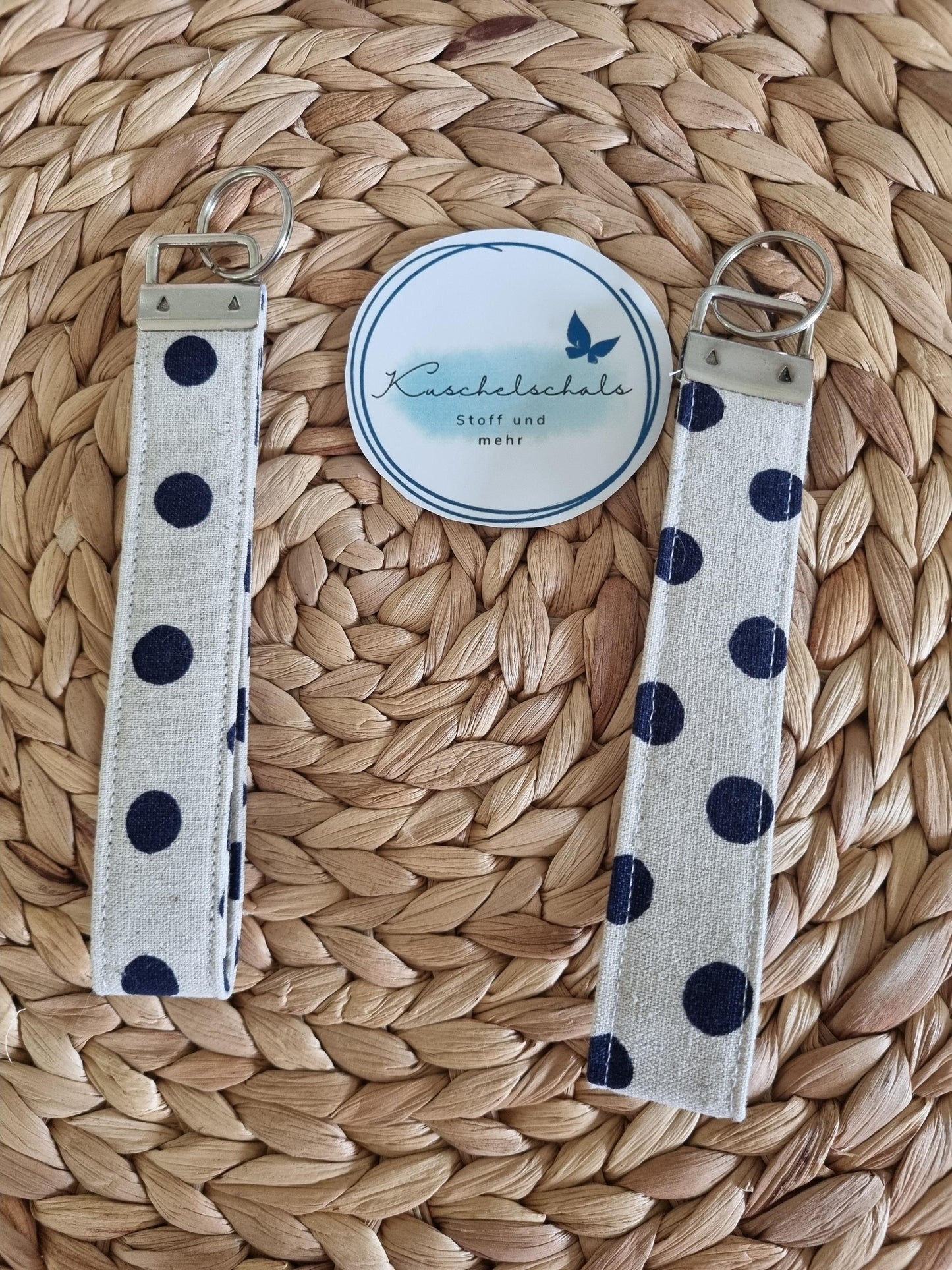 Stylish Smiley Wristlet Key Fob – Cute Cotton Keychain Accessory for Women, Trendy Key Holder and Perfect Gift Idea for Her