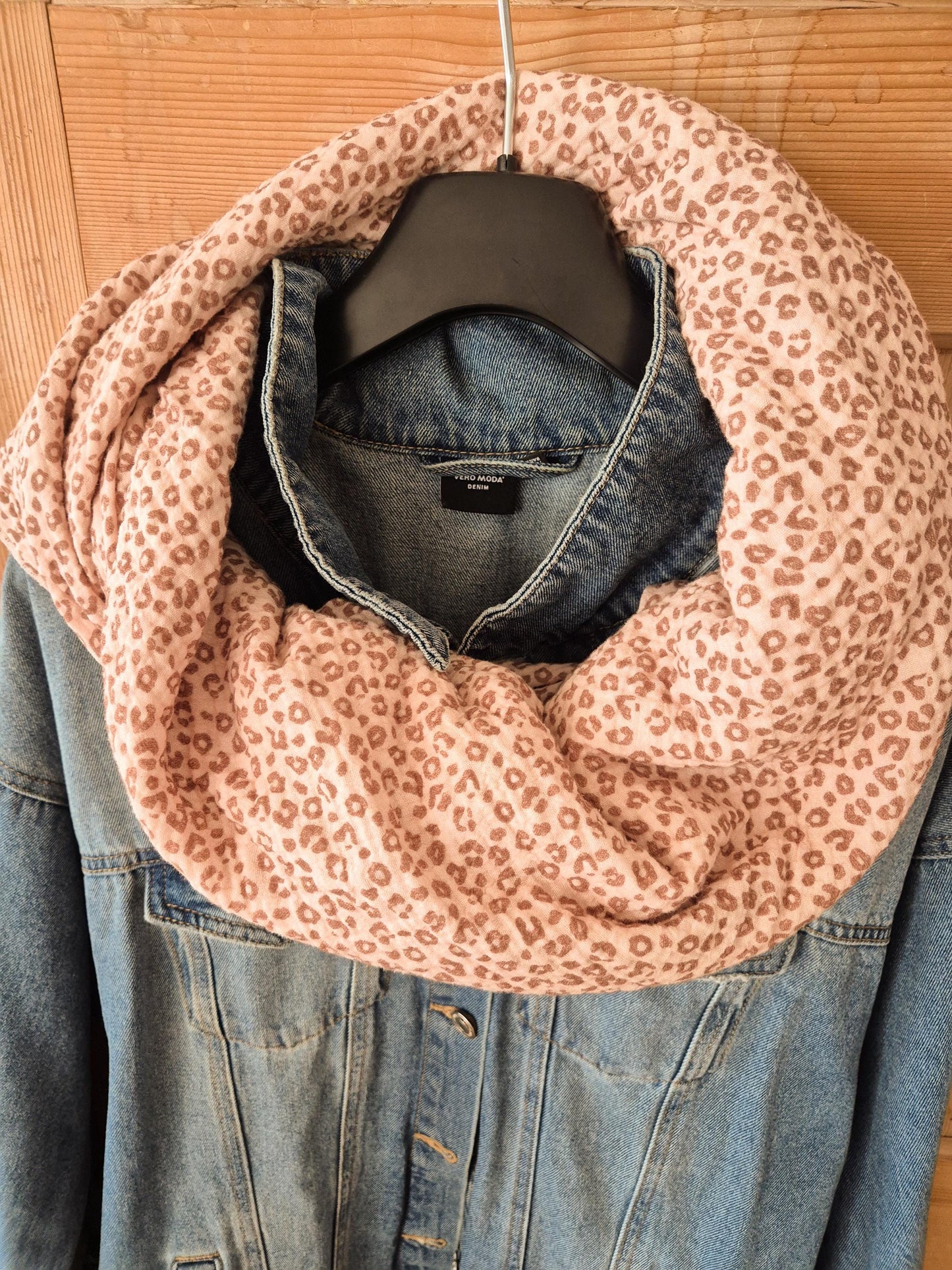 APRICOTE leo Cotton Stole Scarf - Cozy Leo Print Wrap - Versatile Shawl for Travel - Boho Fashion Accessory - Ideal Gift XXL scarf