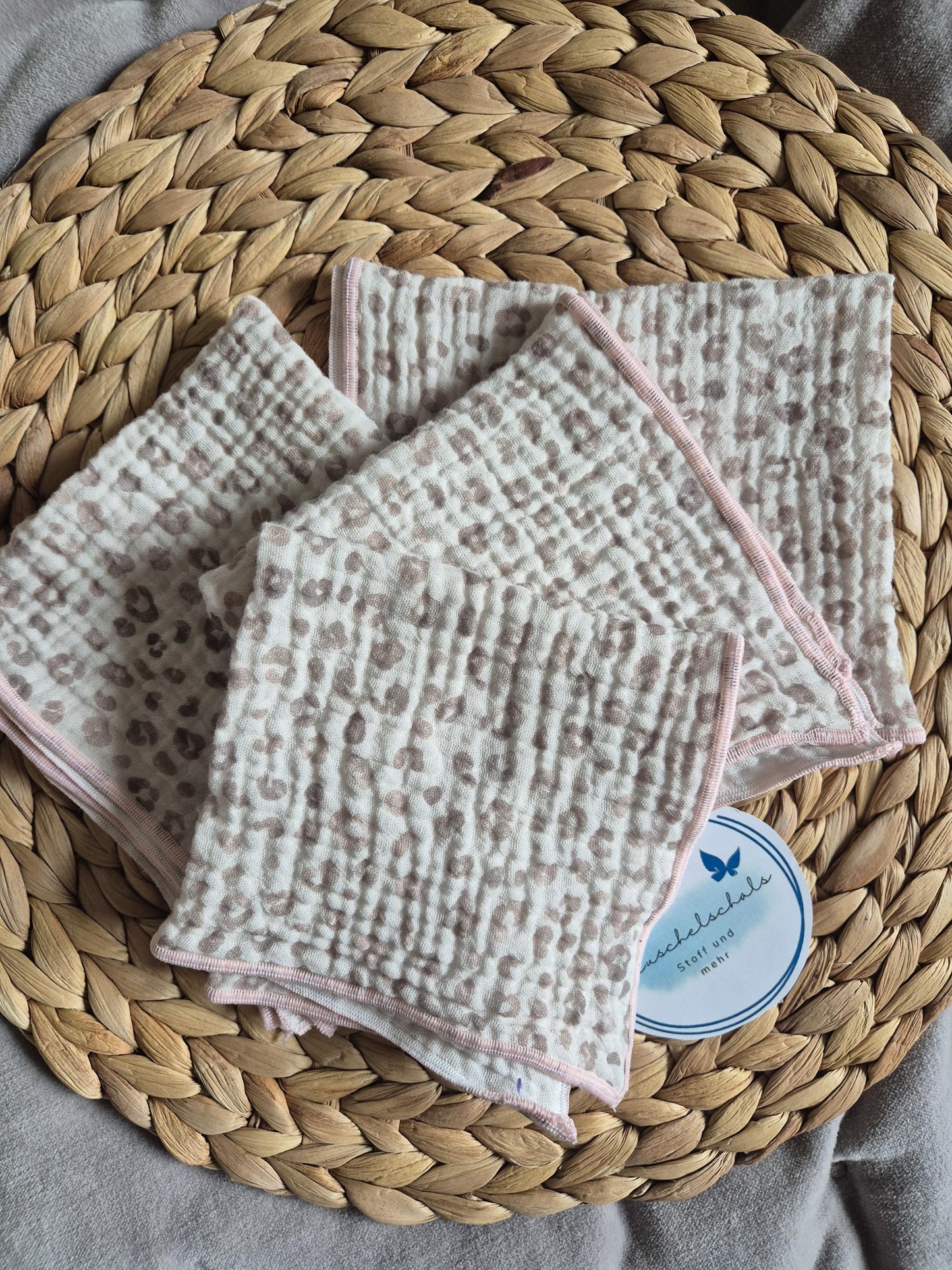 Handkerchief green fabric soft washable olive stylish ecofriendly sustainable reusable Musselin