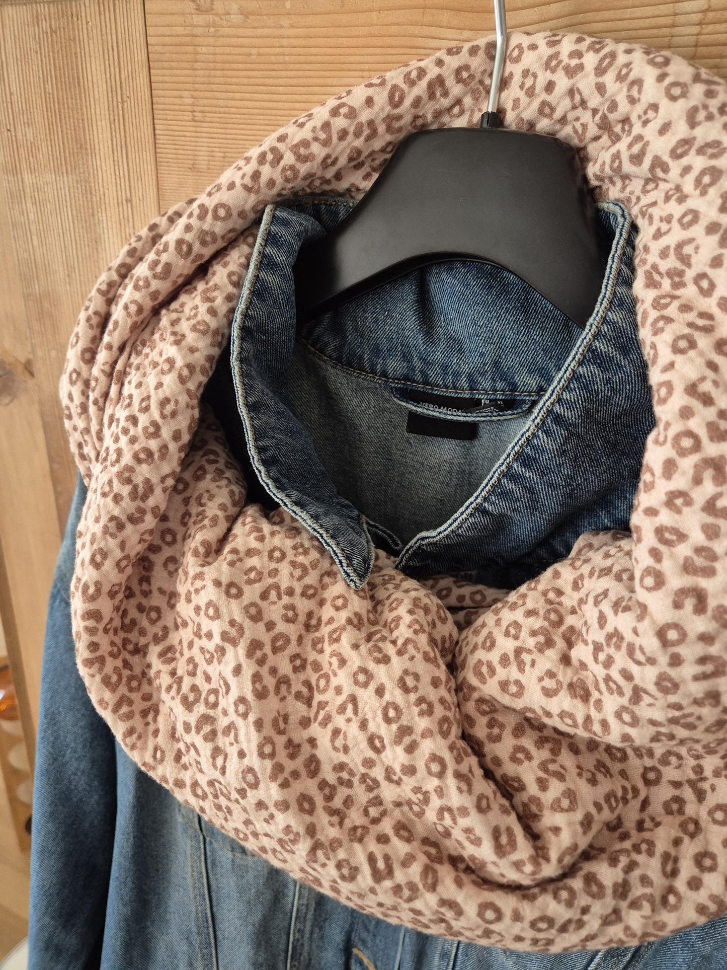 APRICOTE leo Cotton Stole Scarf - Cozy Leo Print Wrap - Versatile Shawl for Travel - Boho Fashion Accessory - Ideal Gift XXL scarf