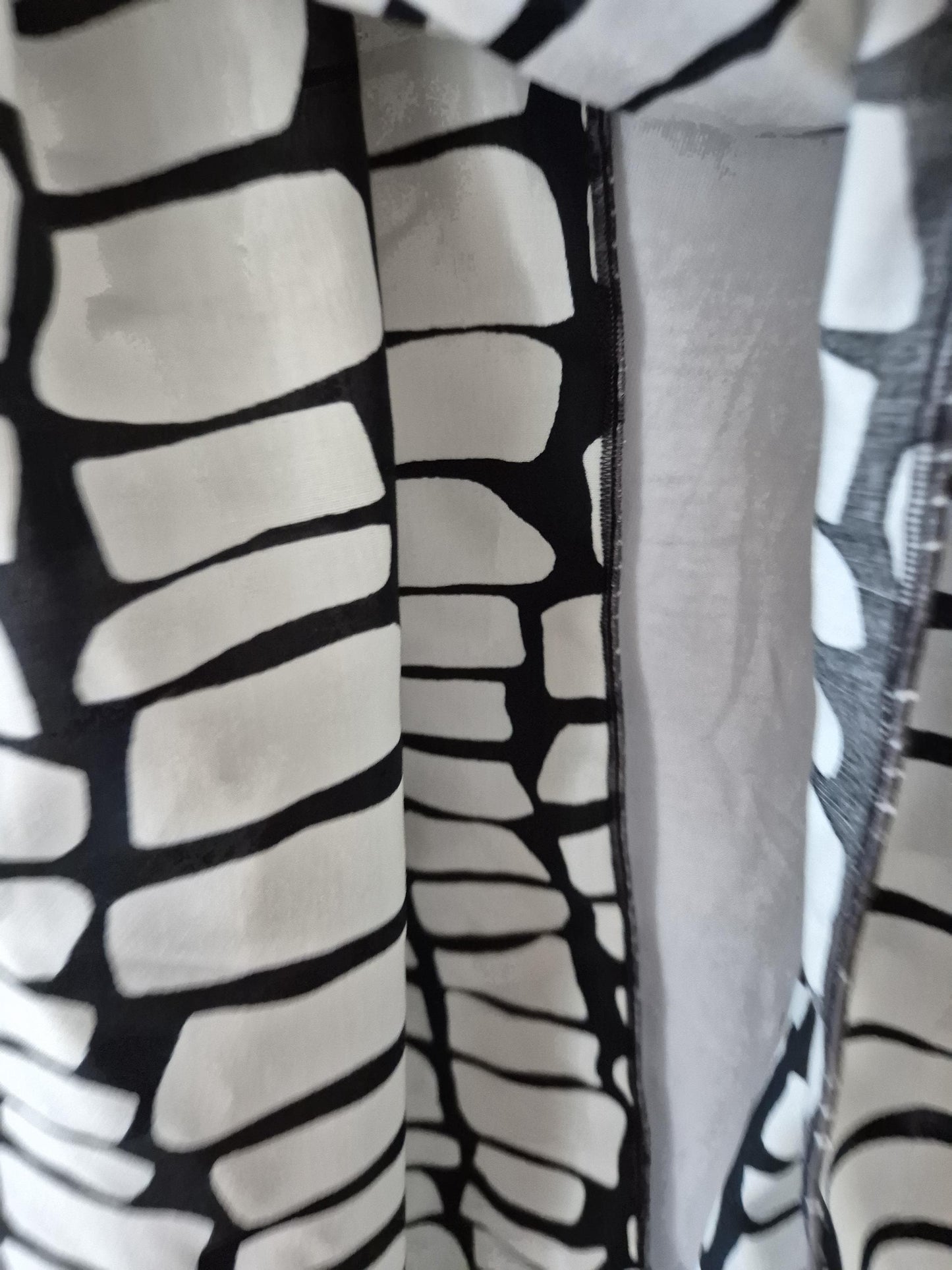 Black and white Cotton Stole Scarf - stylish Print Wrap - Versatile Shawl for business - Boho Fashion Accessory - Ideal Gift XXL scarf