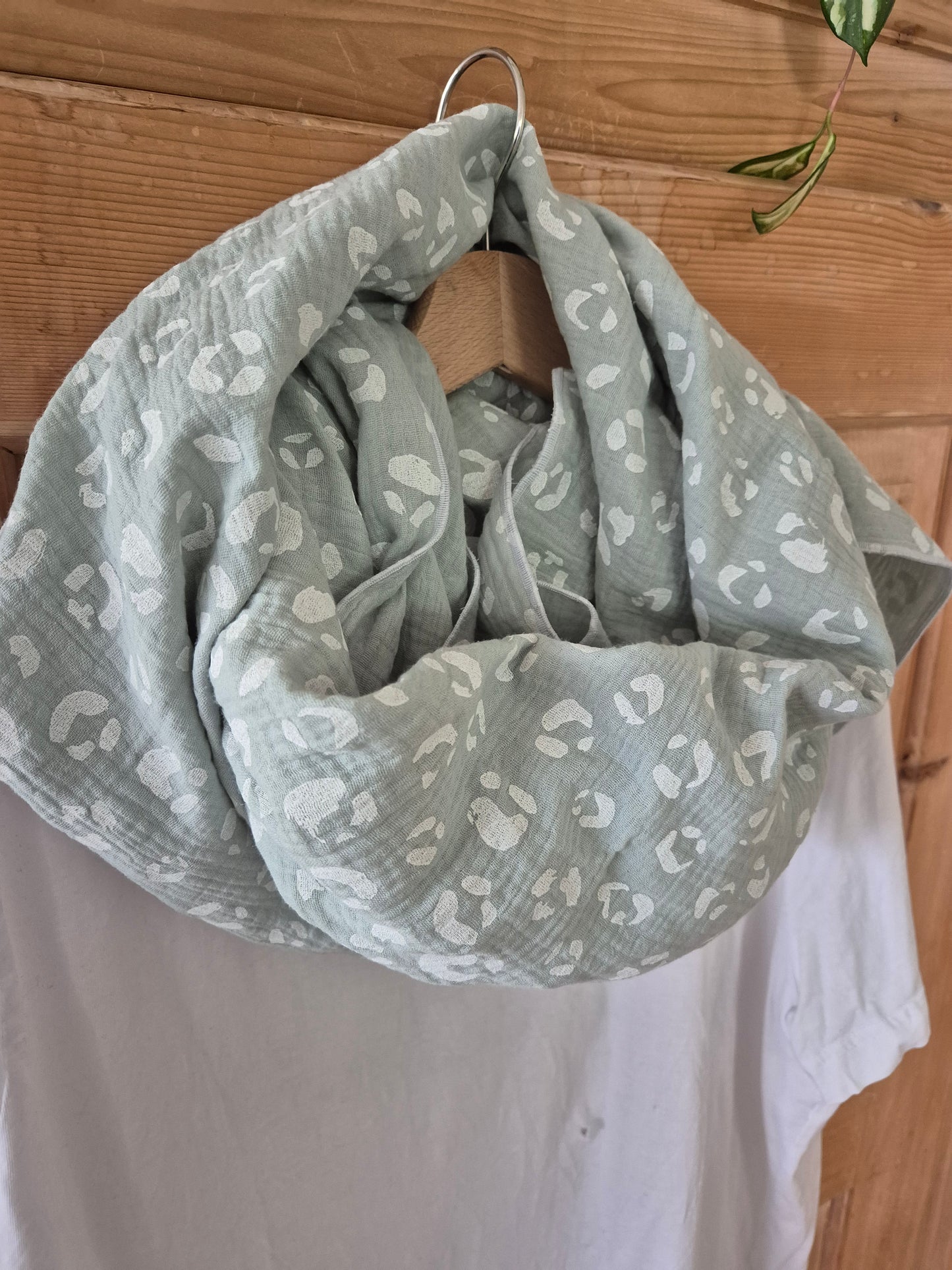 Mint Leo Stole Scarf - Cozy leo Print Wrap - Versatile Shawl for Travel - Boho Fashion Accessory - Ideal Gift XXL scarf
