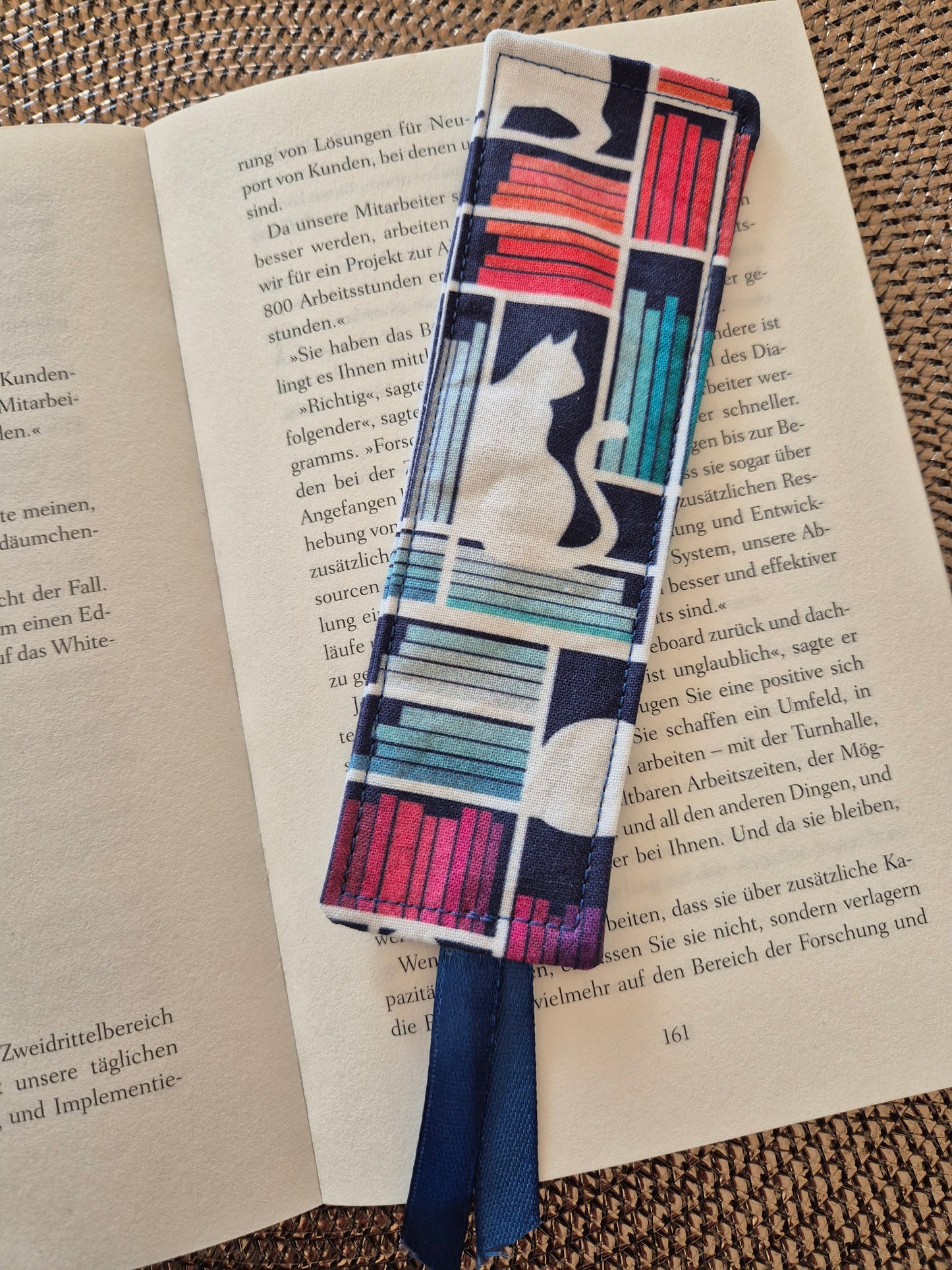 Lesezeichen katze Bücher Design, handgenäht, cute doppelseitig, tolles Geschenk für Leseratten, Studenten und Journaling Fans vegan