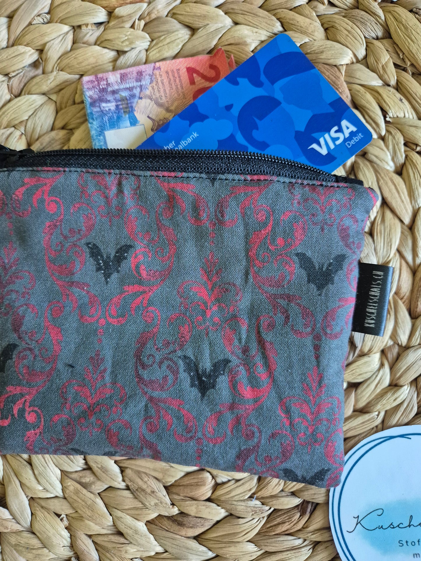 Kleines handgemachtes Stofftäschchen (11x14 cm) im Gothic Design. Vielseitig nutzbar: Kartenetui, Kosmetiktasche oder Mini-Geldbörse