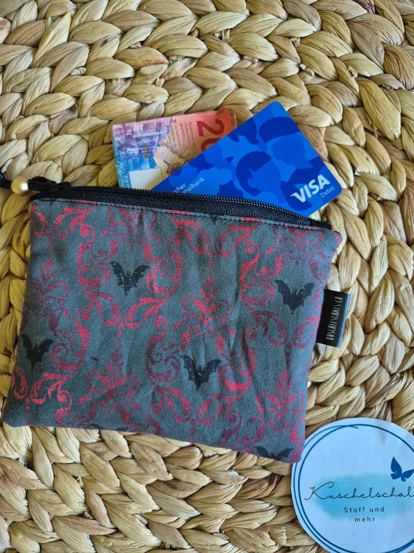 Kleines handgemachtes Stofftäschchen (11x14 cm) im Gothic Design. Vielseitig nutzbar: Kartenetui, Kosmetiktasche oder Mini-Geldbörse