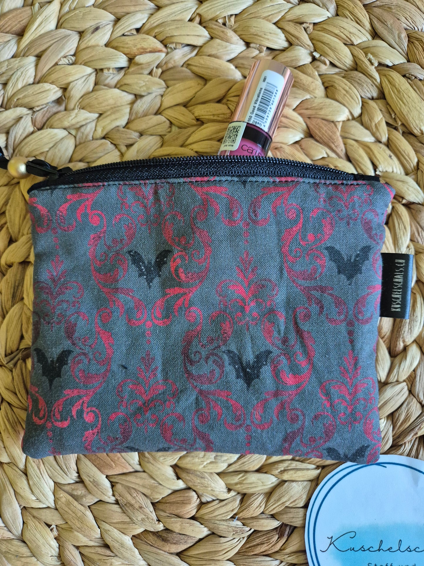 Kleines handgemachtes Stofftäschchen (11x14 cm) im Gothic Design. Vielseitig nutzbar: Kartenetui, Kosmetiktasche oder Mini-Geldbörse