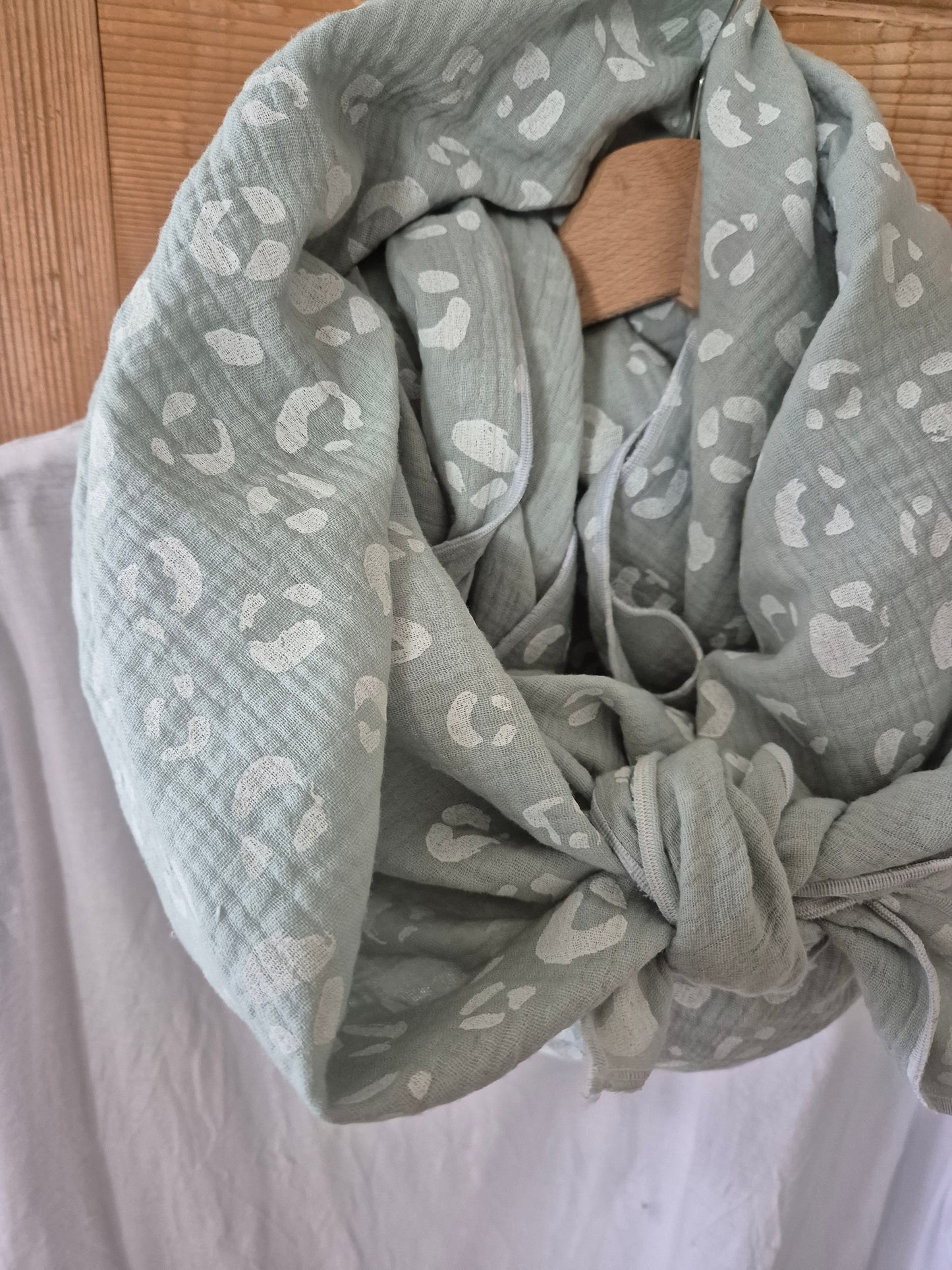 Mint Leo Stole Scarf - Cozy leo Print Wrap - Versatile Shawl for Travel - Boho Fashion Accessory - Ideal Gift XXL scarf
