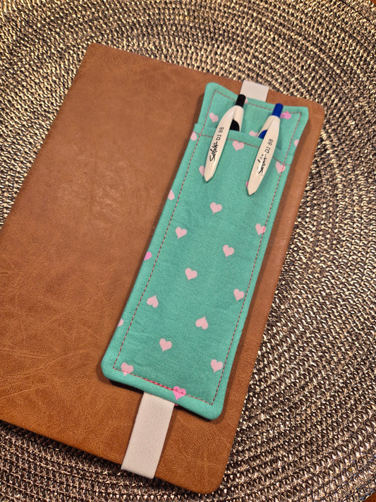 Stiftehalter Lesezeichen A5 Design, handgenäht, doppelseitig, tolles Geschenk für Lehrer, Studenten und Journaling  Herzen Grün Mint