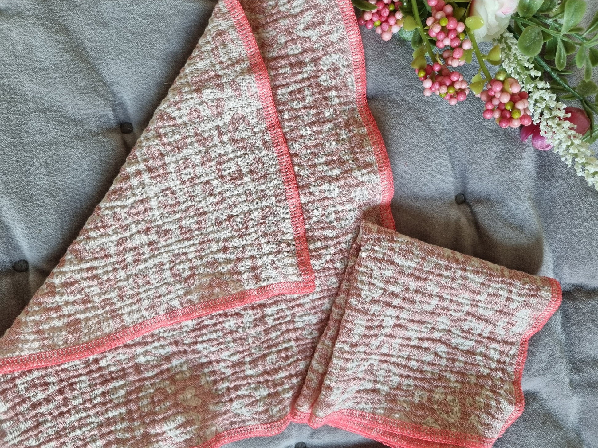 Handkerchief green fabric soft washable olive stylish ecofriendly sustainable reusable Musselin