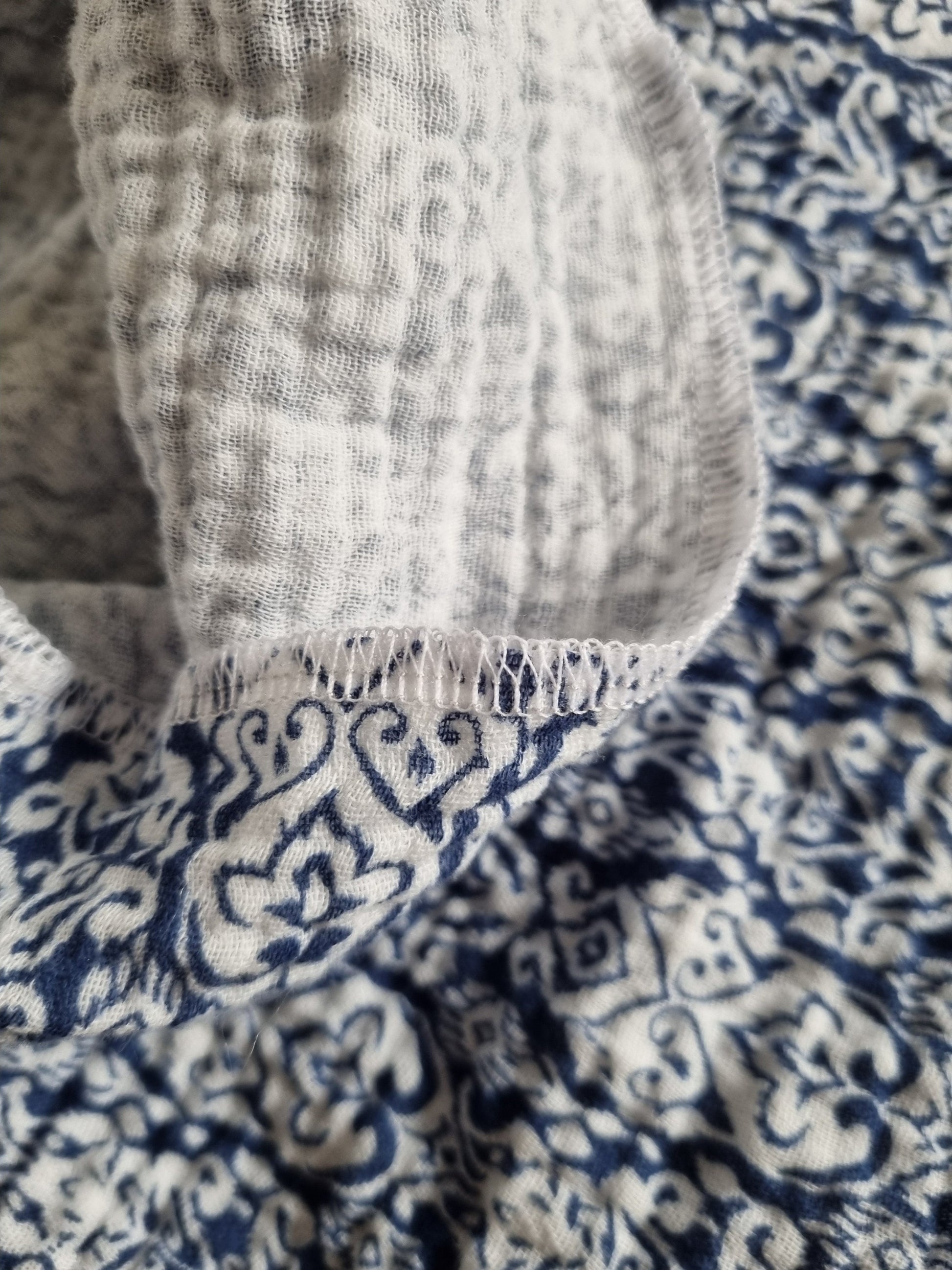 Cotton Baby Scarf Musselin Bandana | Gender-Neutral Baby Bandana | Soft and Washable Newborn Scarf | Ideal Baby Gift 40x40cm