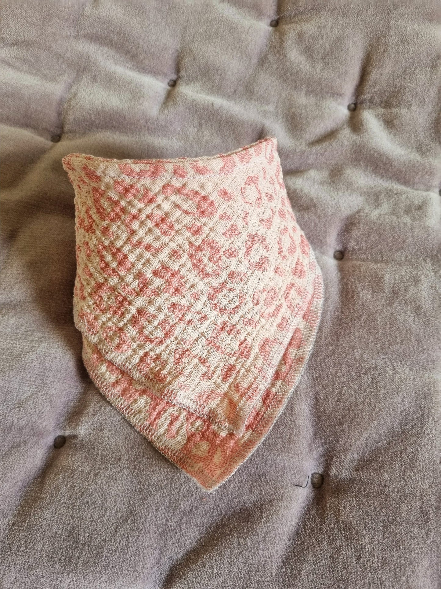 Cotton Baby Scarf Musselin Bandana | leo Baby Bandana | Soft and Washable Newborn Scarf | Ideal Baby Gift baby dribble lätzchen