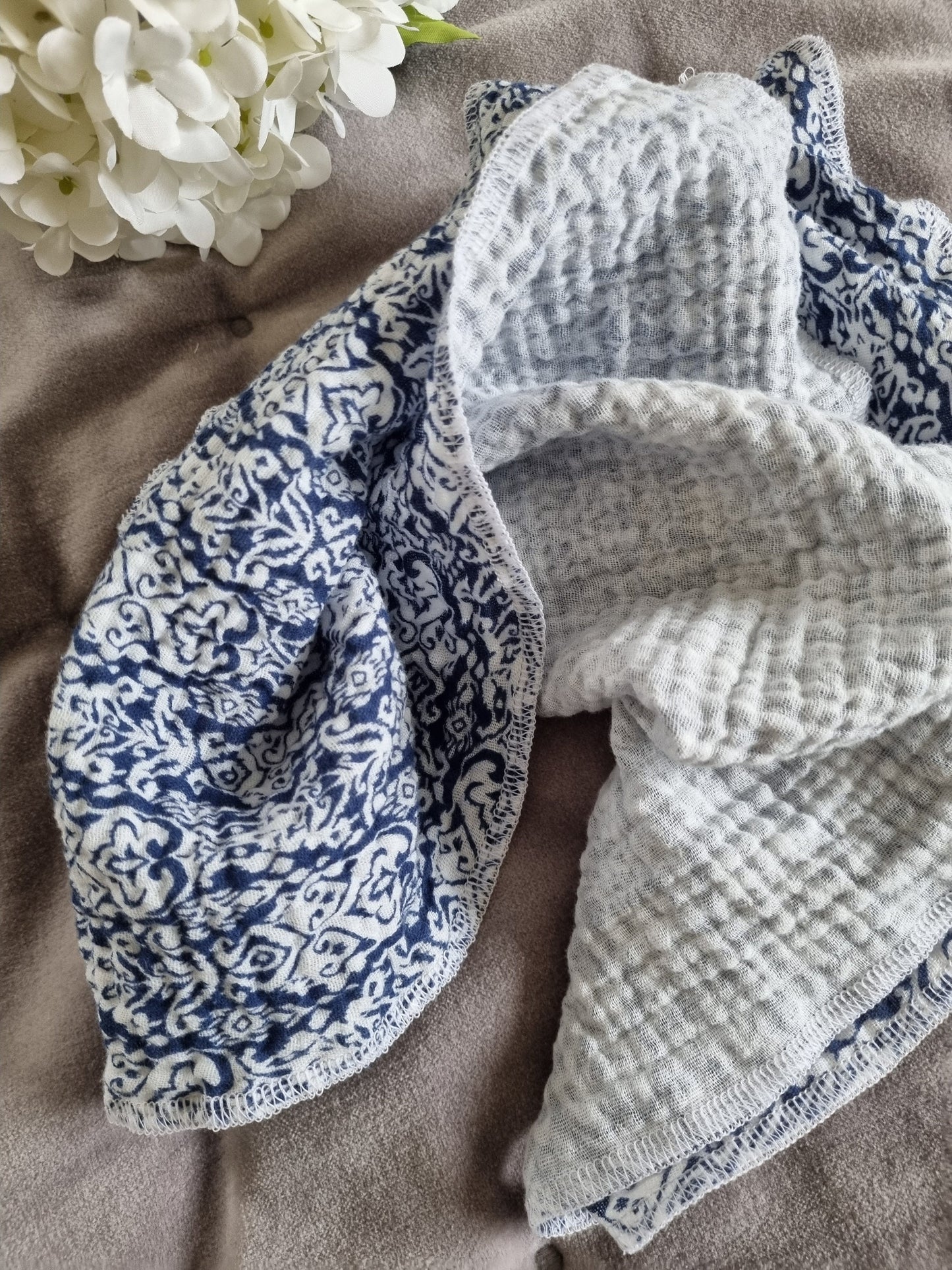 Cotton Baby Scarf Musselin Bandana | Gender-Neutral Baby Bandana | Soft and Washable Newborn Scarf | Ideal Baby Gift 40x40cm