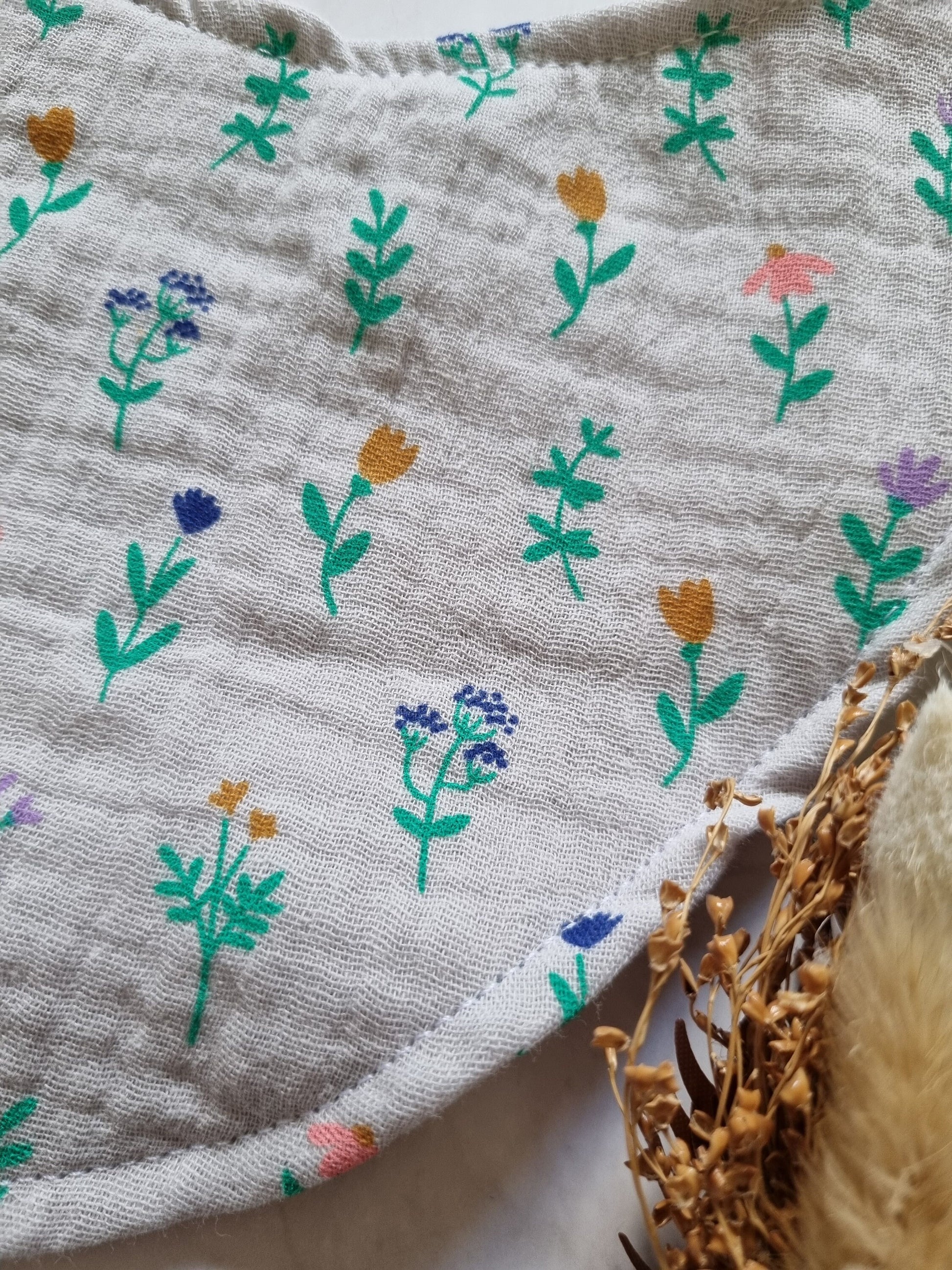 Cotton Baby Scarf Musselin Bandana | Gender-Neutral Baby Bandana | Soft and Washable Newborn Scarf | Ideal Baby Gift Babyshower
