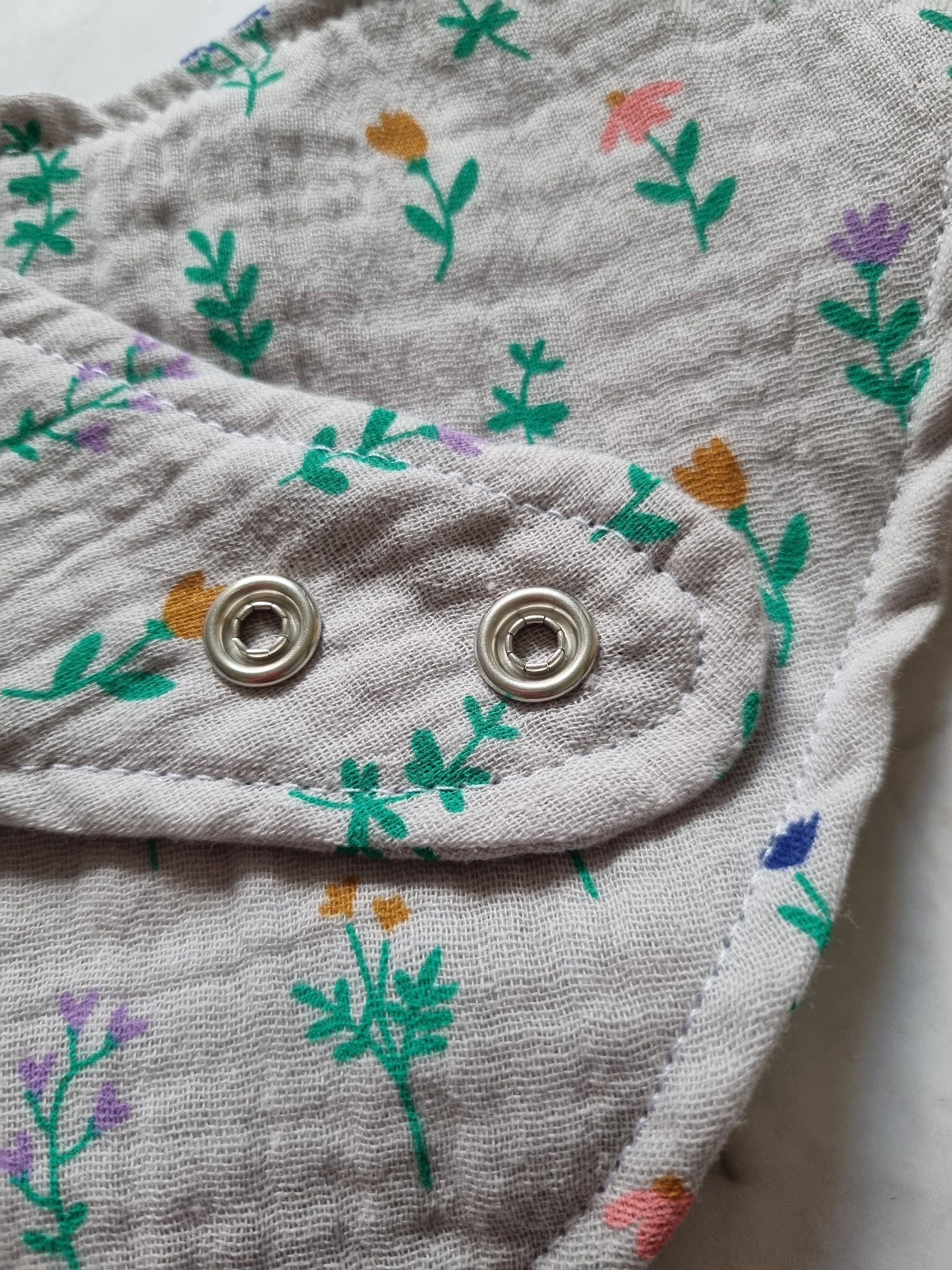 Cotton Baby Scarf Musselin Bandana | Gender-Neutral Baby Bandana | Soft and Washable Newborn Scarf | Ideal Baby Gift Babyshower