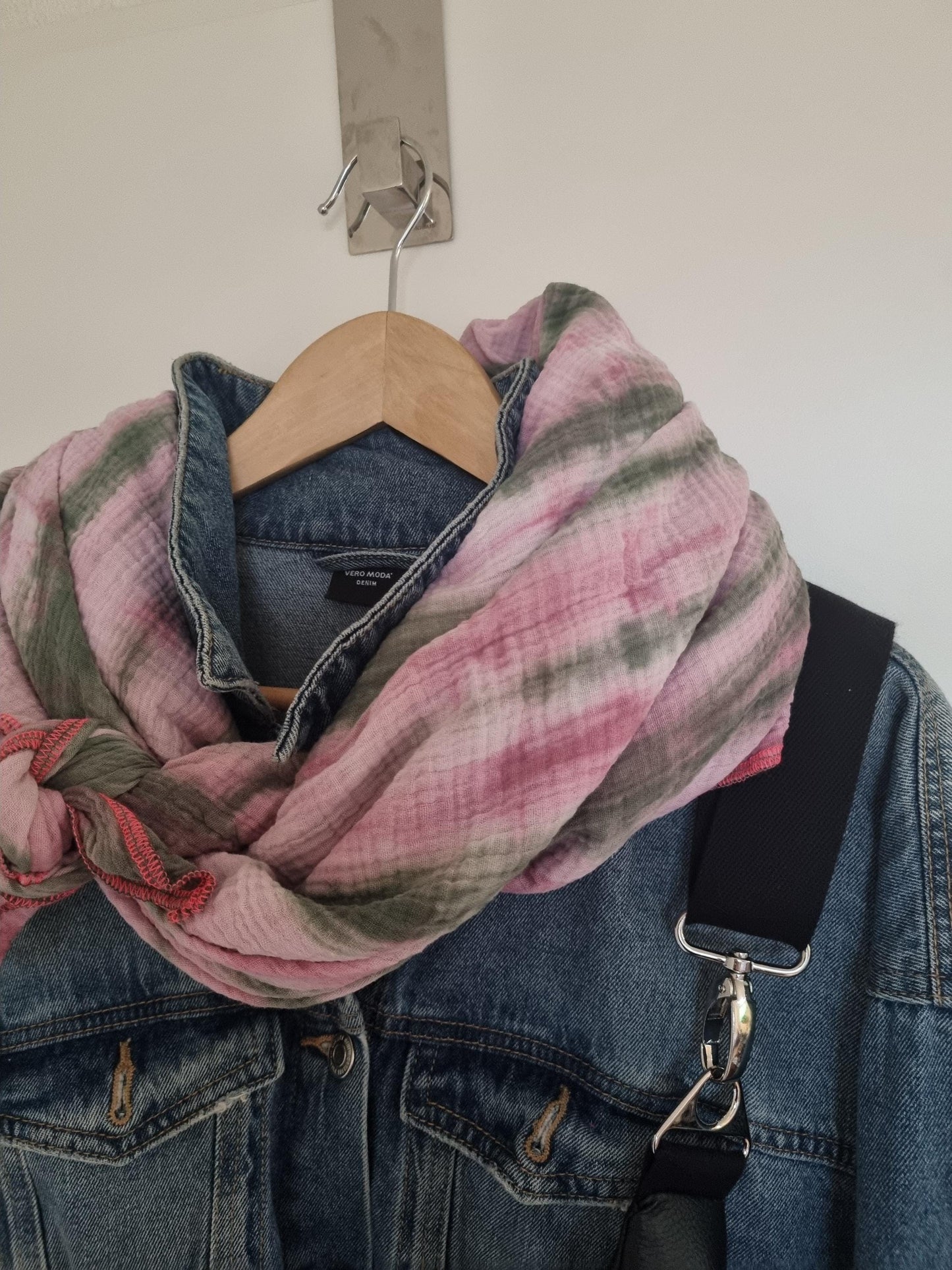 pink Batik Cotton Stole Scarf - Cozy Batik Print Wrap - Versatile Shawl for Travel - Boho Fashion Accessory - Ideal Gift - XXL Cozy scarf