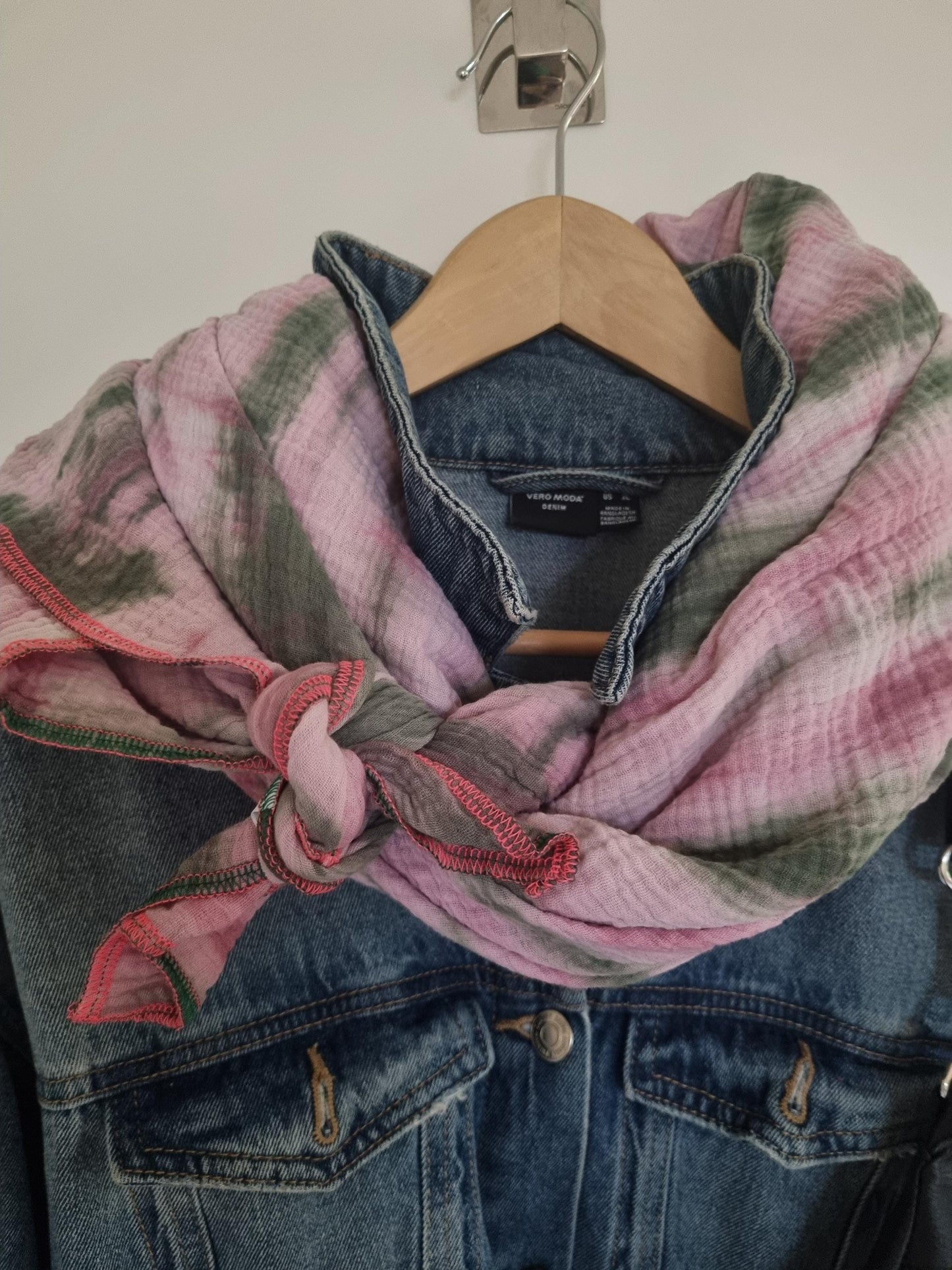 pink Batik Cotton Stole Scarf - Cozy Batik Print Wrap - Versatile Shawl for Travel - Boho Fashion Accessory - Ideal Gift - XXL Cozy scarf