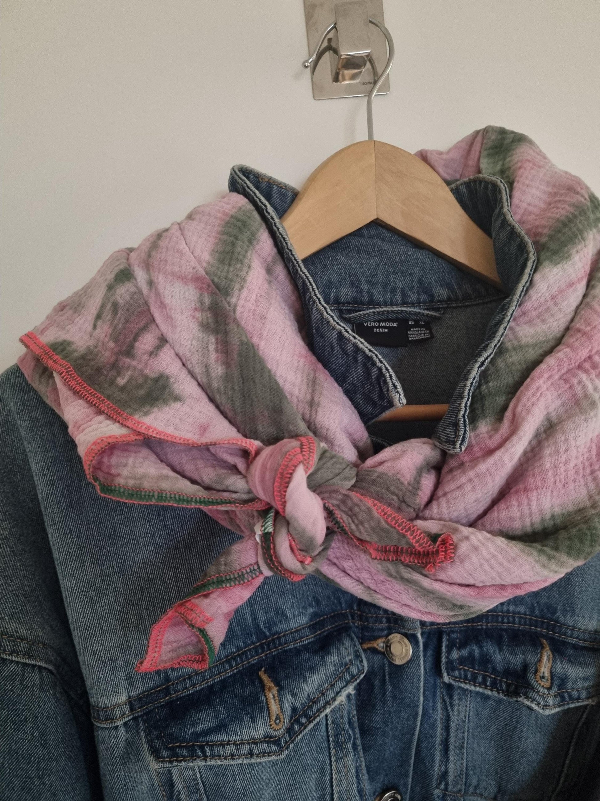 pink Batik Cotton Stole Scarf - Cozy Batik Print Wrap - Versatile Shawl for Travel - Boho Fashion Accessory - Ideal Gift - XXL Cozy scarf