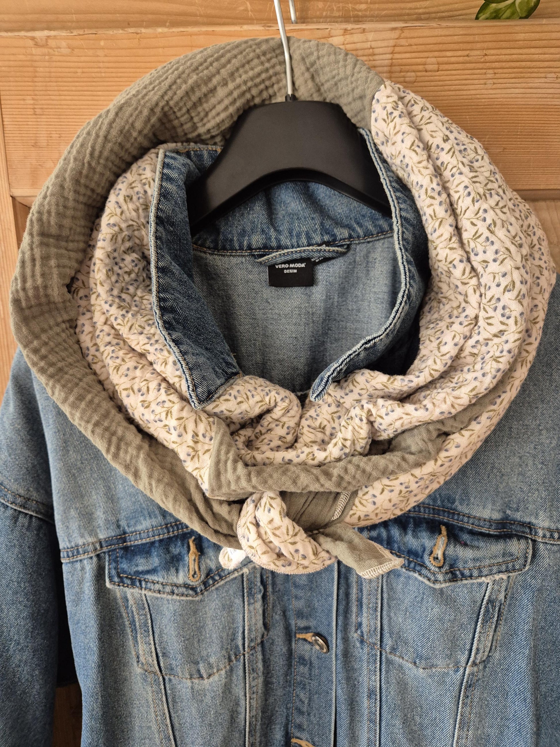 Green flower Cotton Stole Scarf - Cozy Leo Print Wrap - Versatile Shawl for Travel - Boho Fashion Accessory - Ideal Gift XXL scarf