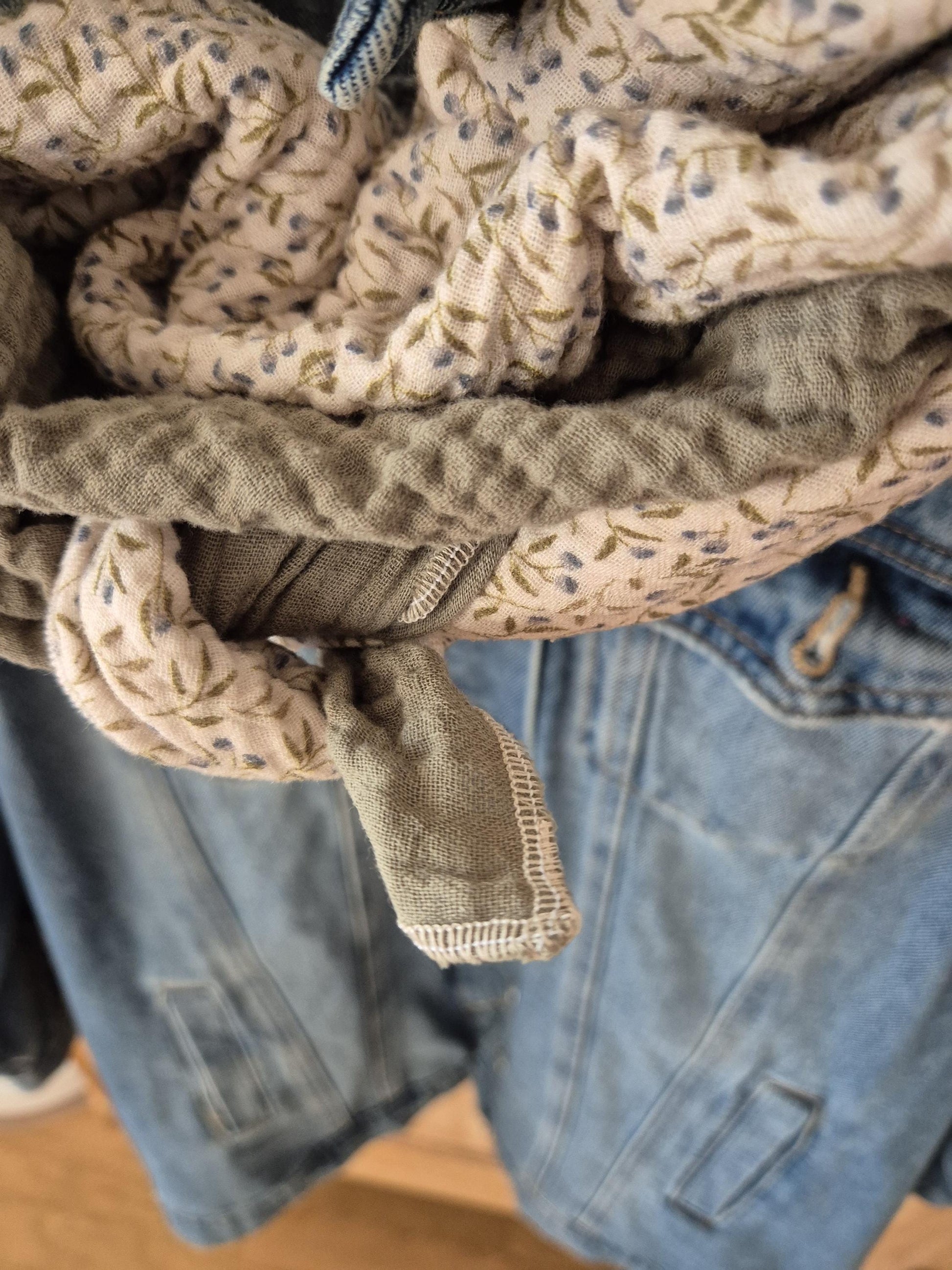 Green flower Cotton Stole Scarf - Cozy Leo Print Wrap - Versatile Shawl for Travel - Boho Fashion Accessory - Ideal Gift XXL scarf