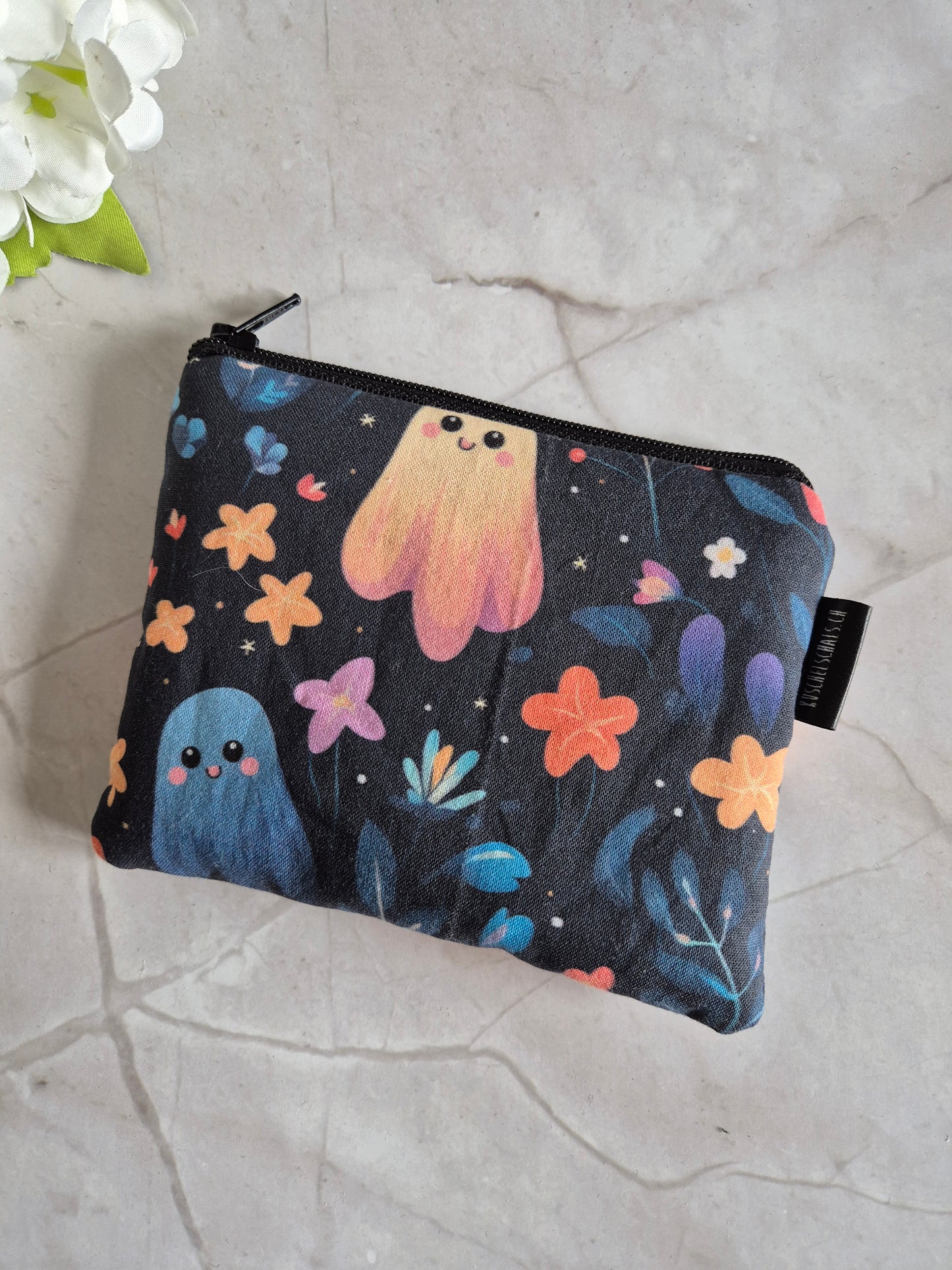 Kleines handgemachtes Stofftäschchen (12.5x15.5 cm). Vielseitig nutzbar: Kartenetui, Kosmetiktasche oder Mini-Geldbörse