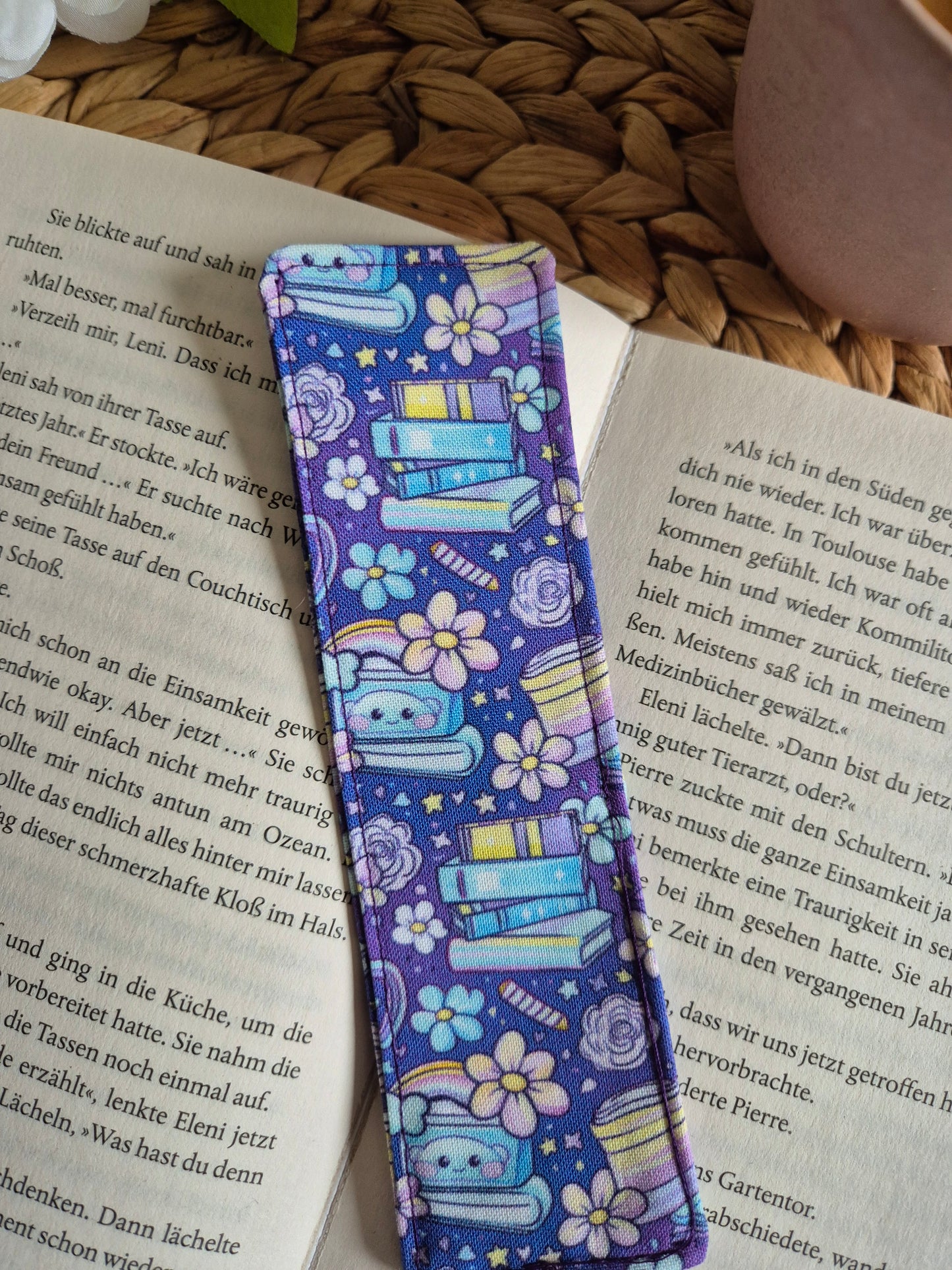 Lesezeichen kawaii Design, handgenäht, cute Kawaii doppelseitig, tolles Geschenk für Leseratten, Studenten und Journaling Fans