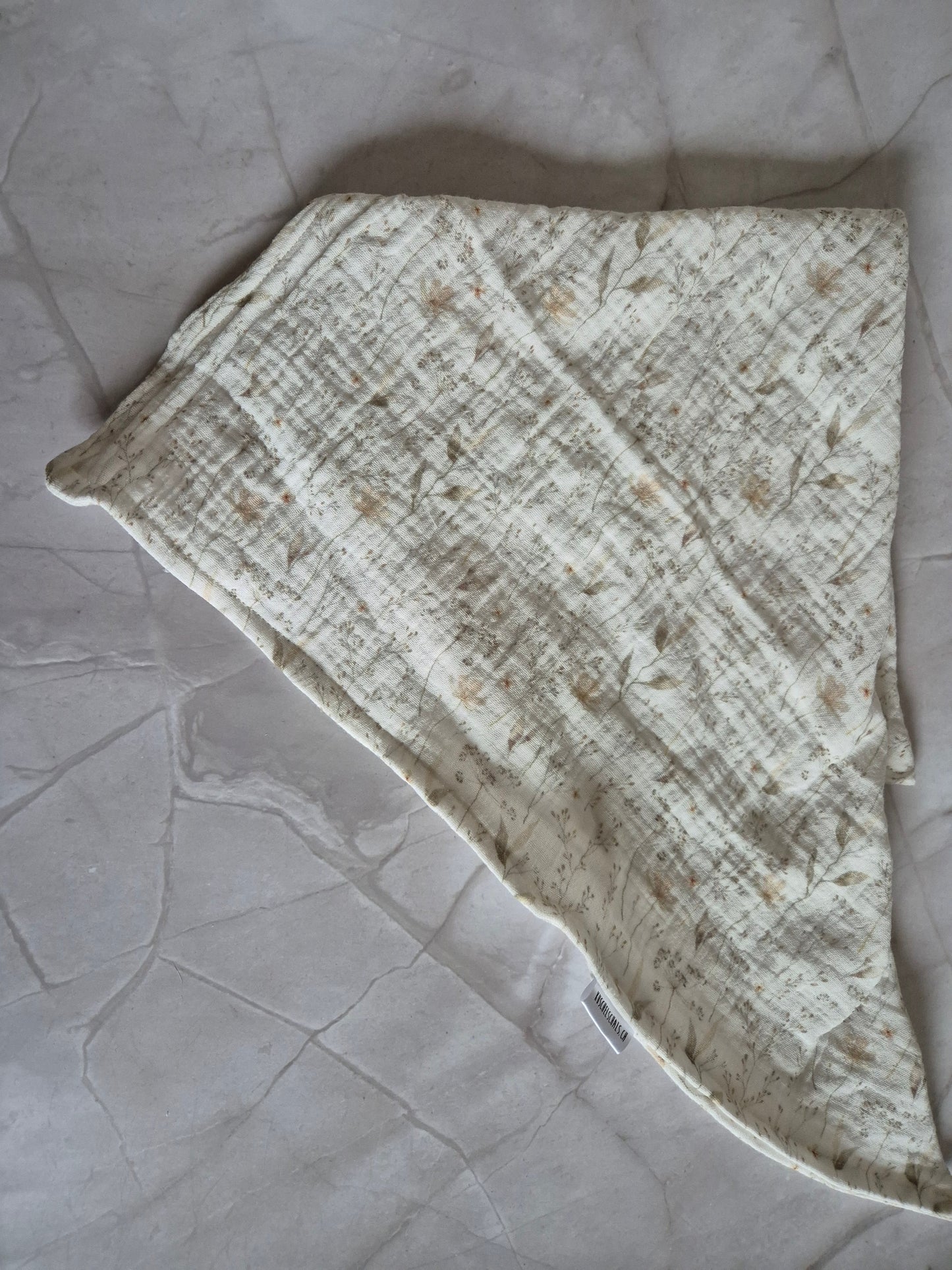 Kinderschals aus 100% Baumwollmusselin vegane Kinderkleider; Halstuch für Kinder; handmade, neutrale Farbrn, beige, Leo, Tiger, Blümchen, Eucalyptus