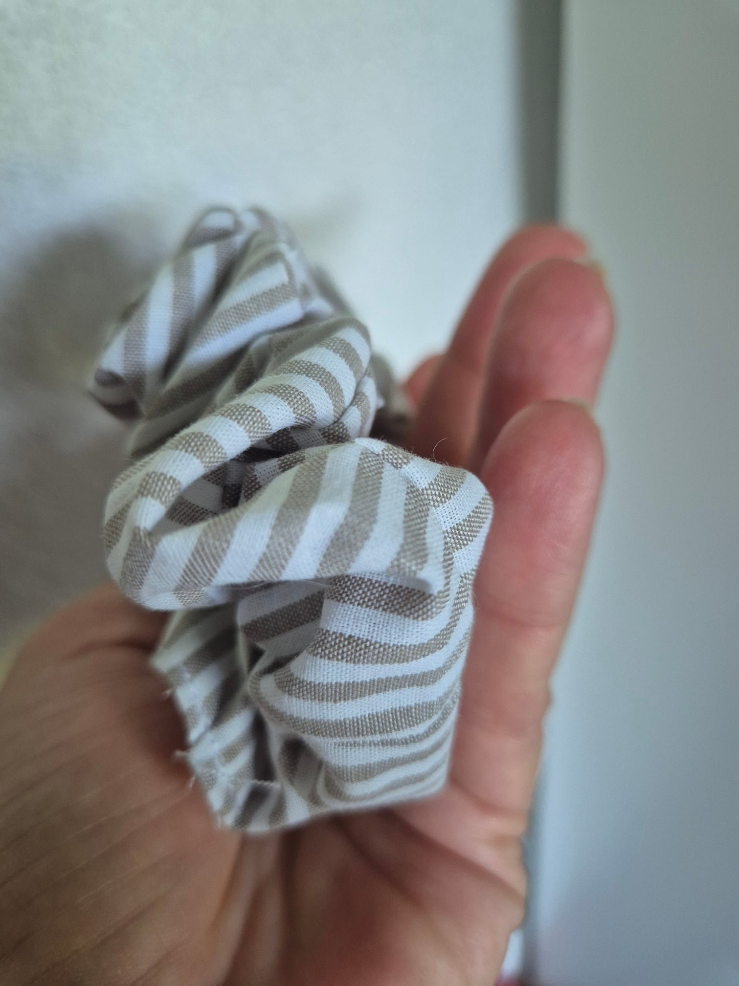 Köln Scrunchie Hair bobble Haargummi handmade Ponytail holder perfect gift hair accessories chic hair tie