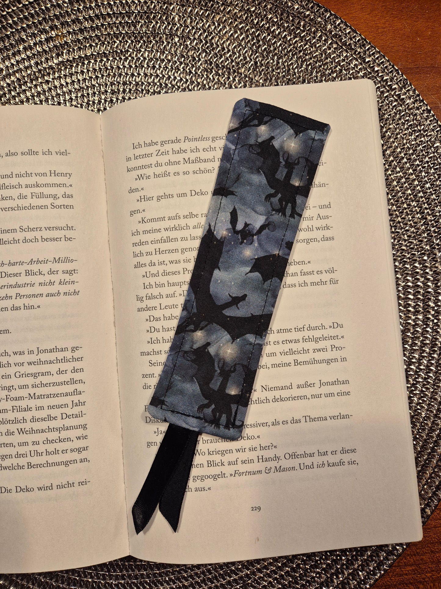 Lesezeichen Drachen Design, handgenäht, Fantasy doppelseitig, tolles Geschenk für Leseratten, Studenten und Journaling Fans vegan