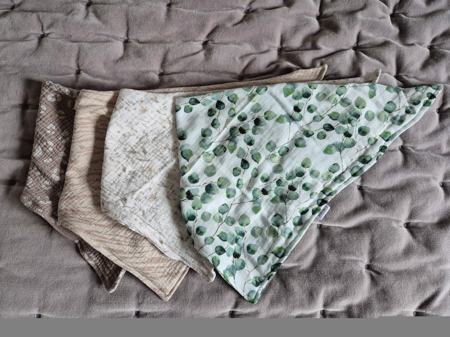 Kinderschals aus 100% Baumwollmusselin vegane Kinderkleider; Halstuch für Kinder; handmade, neutrale Farbrn, beige, Leo, Tiger, Blümchen, Eucalyptus