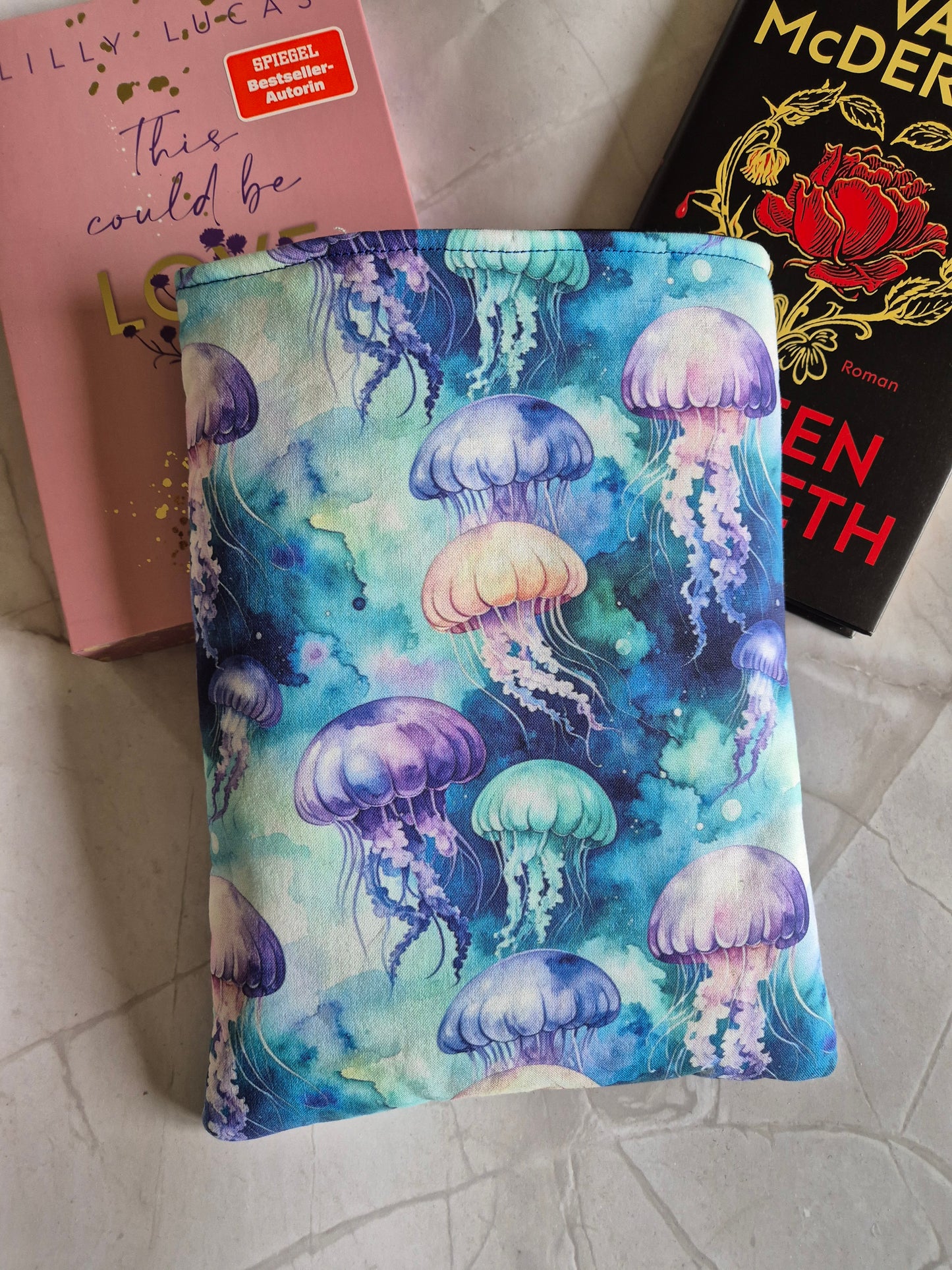 Jelly Fish Mermaid Aquarell Sealover Buchhülle Ereader Hülle - 3 Sizes - Handmade by me in Switzerland
