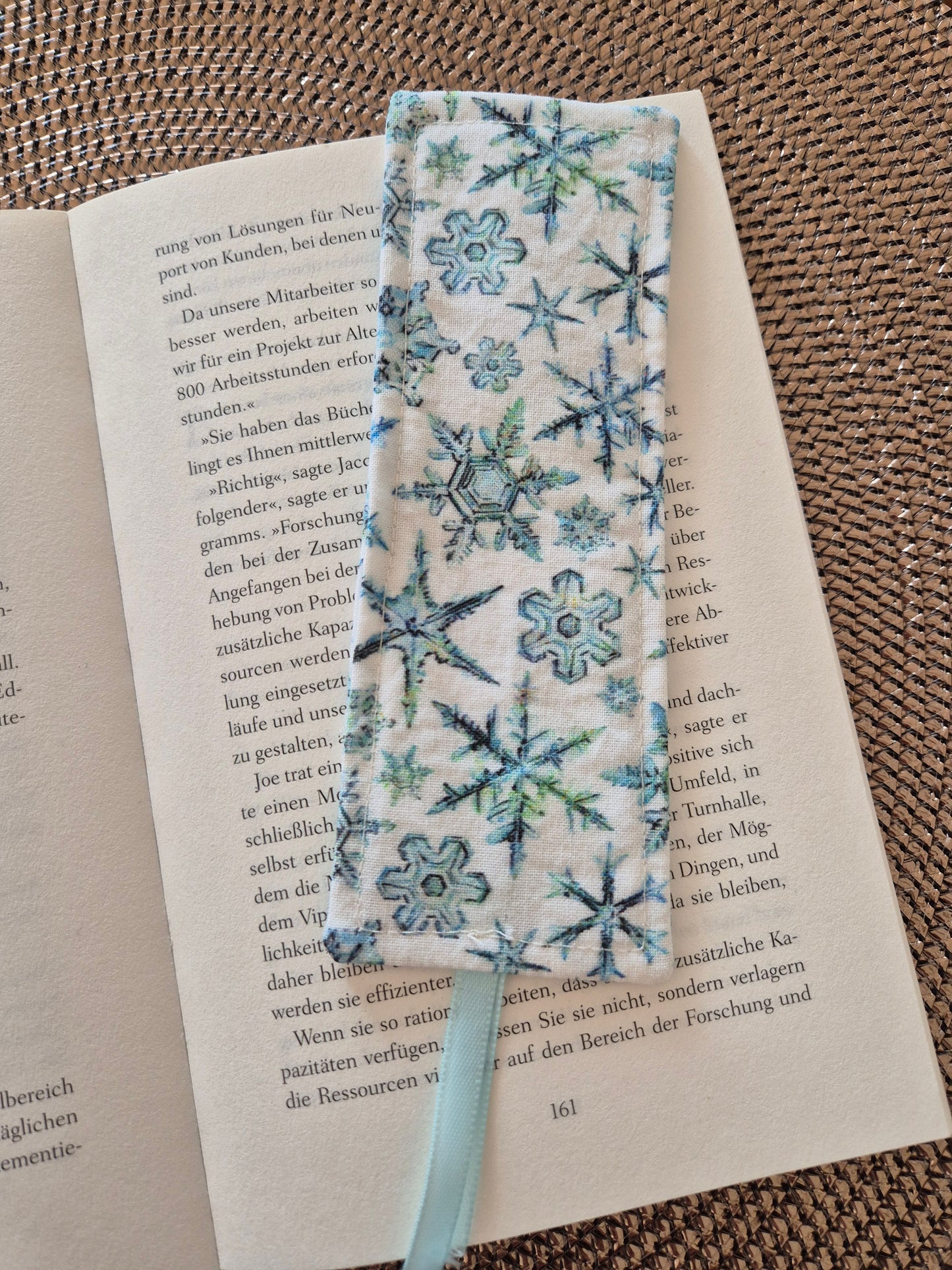 Lesezeichen Winter Pinguin Kawaii Design, handgenäht, doppelseitig, tolles Geschenk für Leseratten, Studenten und Journaling Fans vegan