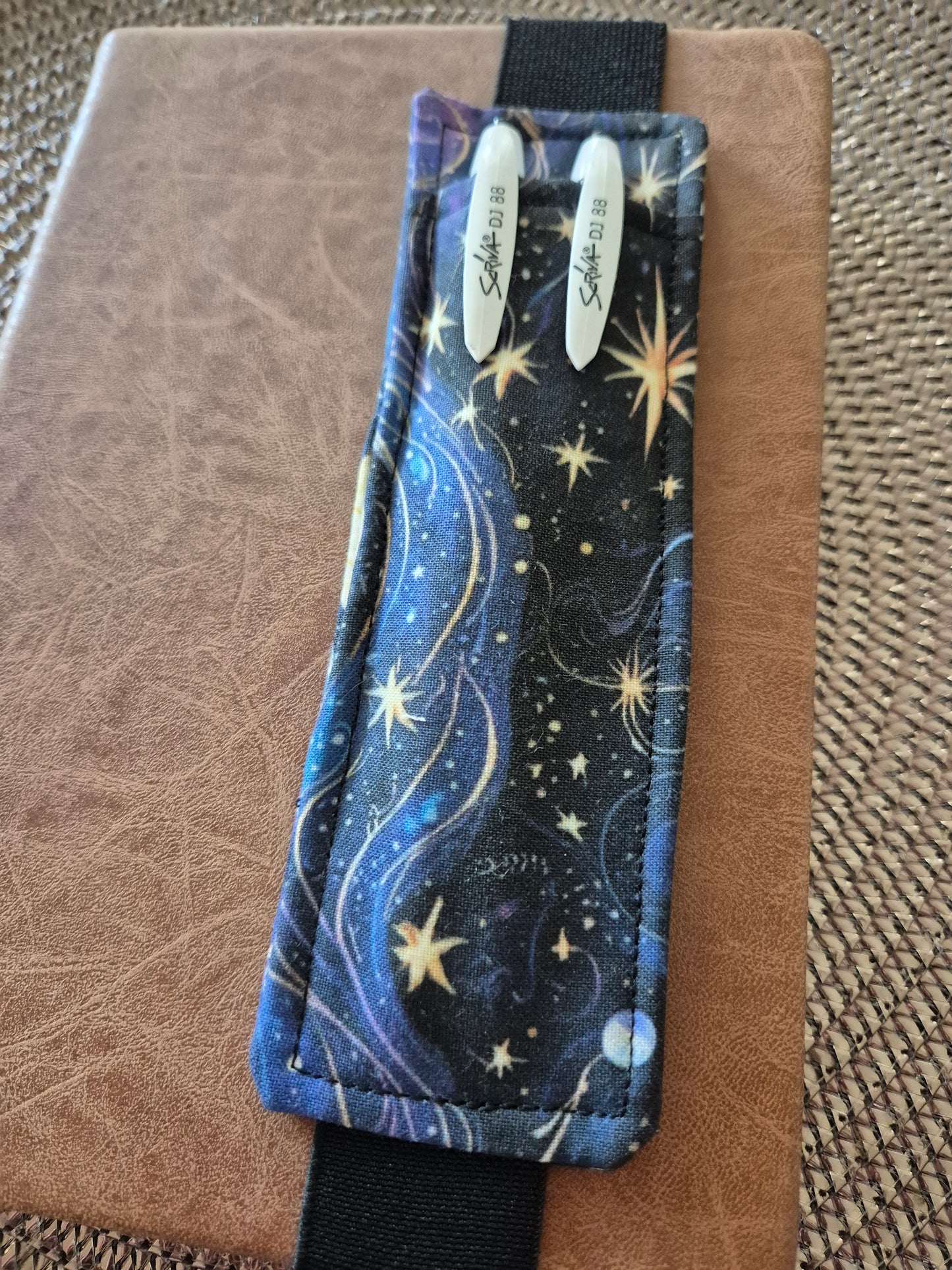 Stiftehalter Lesezeichen A5 Design, handgenäht, doppelseitig, tolles Geschenk für Lehrer, Studenten und Journaling Fans vegan