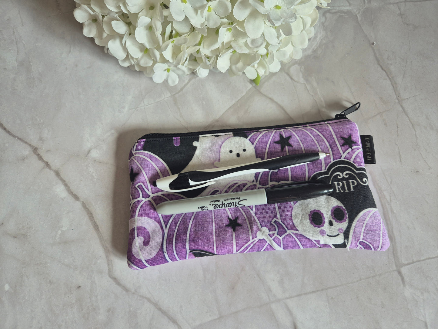 Stiftemäppchen Stifteetui gothic violett katze Kürbis Herbst Halloween  (12x20cm) Aufbewahrung von Kugelschreibern, Häkelnnadeln, Schere