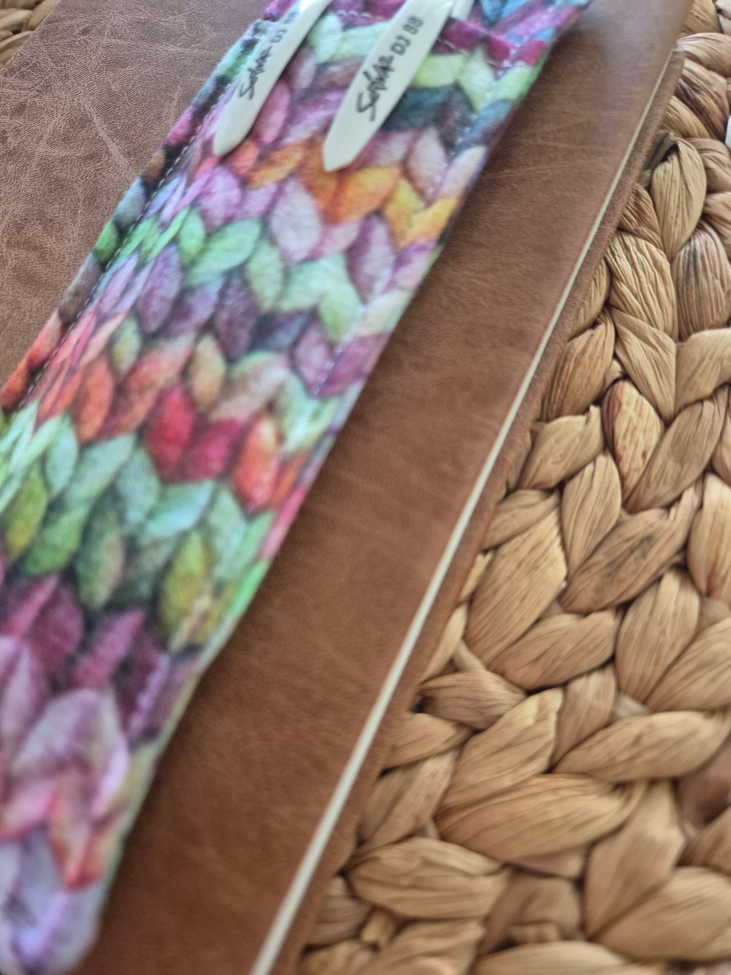Stiftehalter Lesezeichen A5 Design, handgenäht,  tolles Geschenk für Lehrer, Studenten und Journaling Fans vegan
