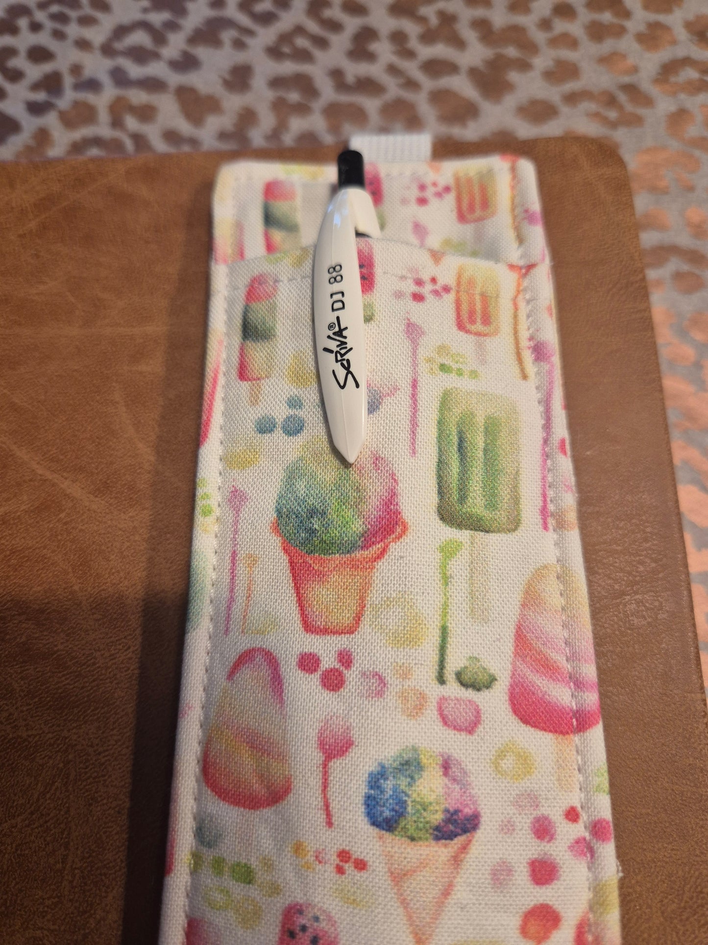 Stiftehalter Lesezeichen A5 Design, handgenäht, doppelseitig, tolles Geschenk für Leseratten, Studenten und Journaling Fans vegan