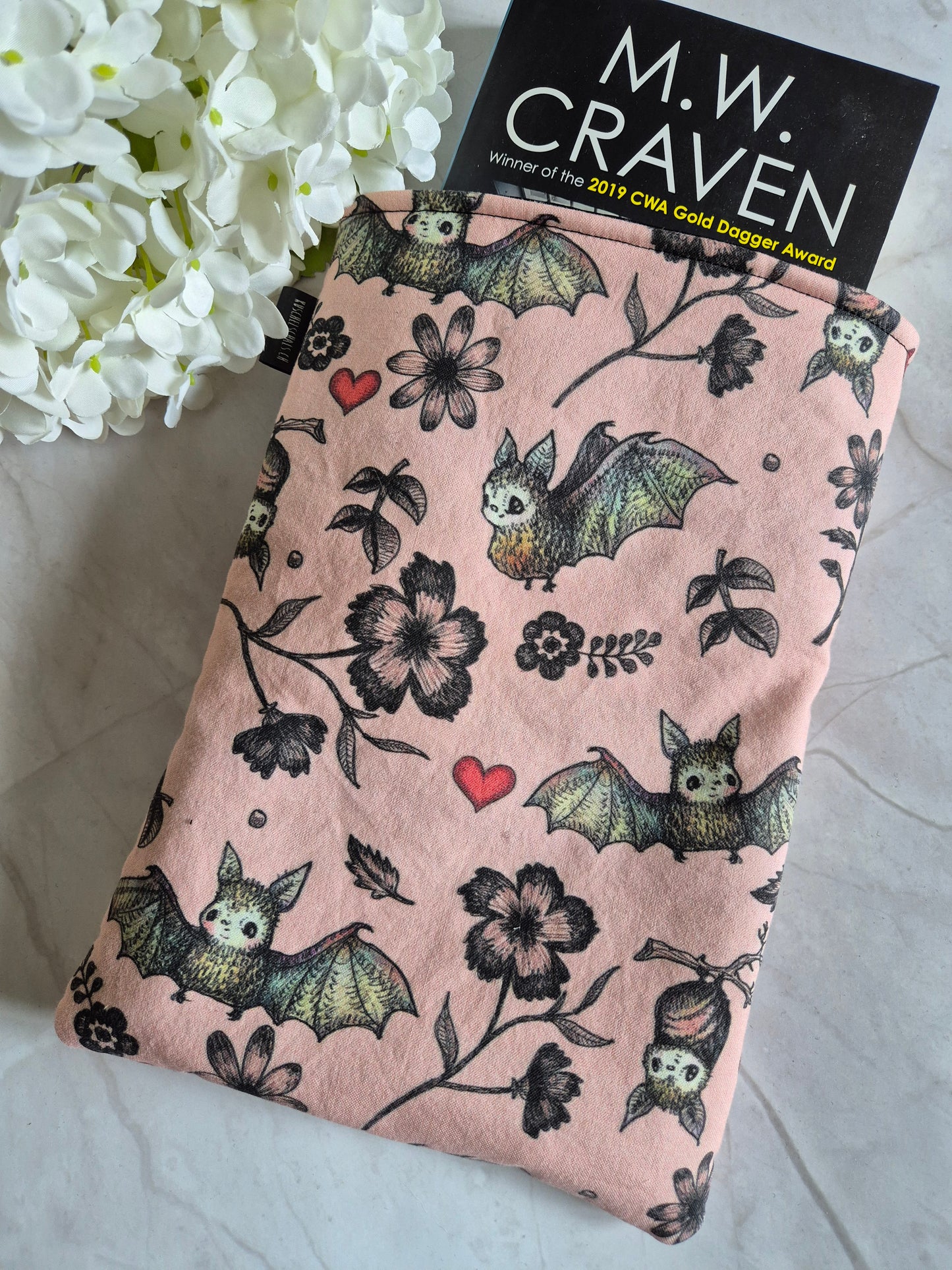 Cute Fledermaus Pink Sealover Buchhülle Ereader Hülle - 3 Sizes - Handmade by me in Switzerland