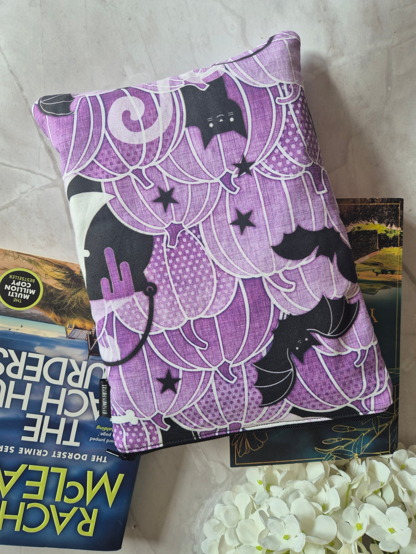 Gothic Halloween Purple Cat Pumpkin cartoon Buchhülle Ereader Hülle - 3 Sizes - Handmade by me in Switzerland