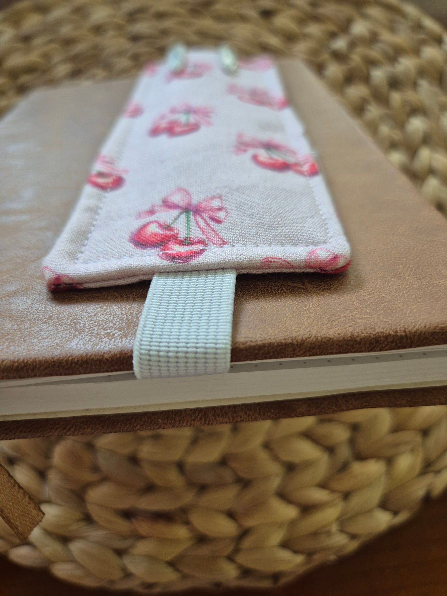 Stiftehalter Lesezeichen A5 Design, handgenäht, doppelseitig, tolles Geschenk für Lehrer, Studenten und Journaling Fans vegan