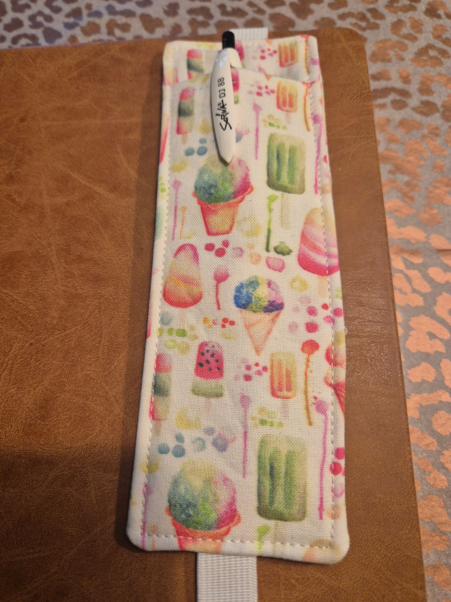 Stiftehalter Lesezeichen A5 Design, handgenäht, doppelseitig, tolles Geschenk für Leseratten, Studenten und Journaling Fans vegan