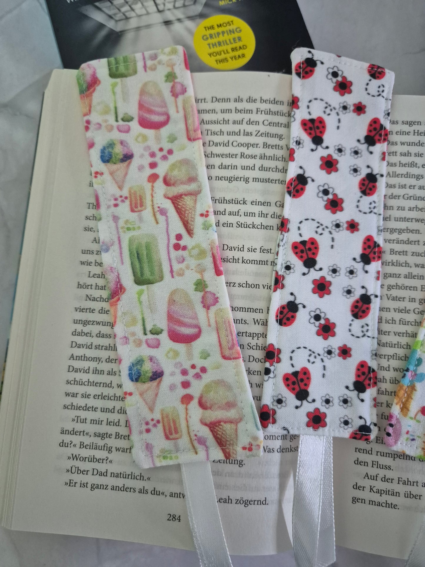 Lesezeichen Sommer Eiscreme Marienkäfer Glückskäfer Design, handgenäht, doppelseitig, tolles Geschenk für Leseratten, Studenten und Journaling Fans vegan