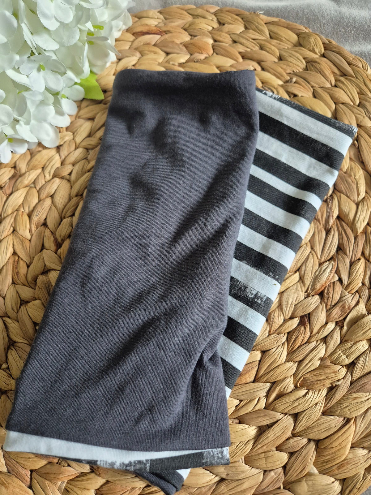 Pulswärmer Armstulpen fingerlose Handschuhe für Erwachsene aus BioBaumwolljersey Reversible Streifen Schwarz weiss anthrazit