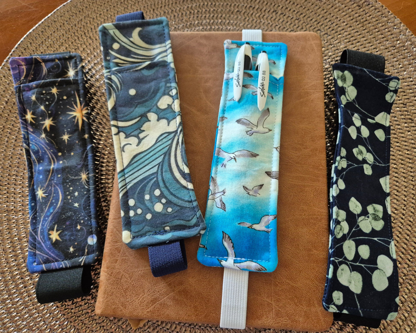 Stiftehalter Lesezeichen A5 Design, handgenäht, doppelseitig, tolles Geschenk für Lehrer, Studenten und Journaling Fans vegan 
