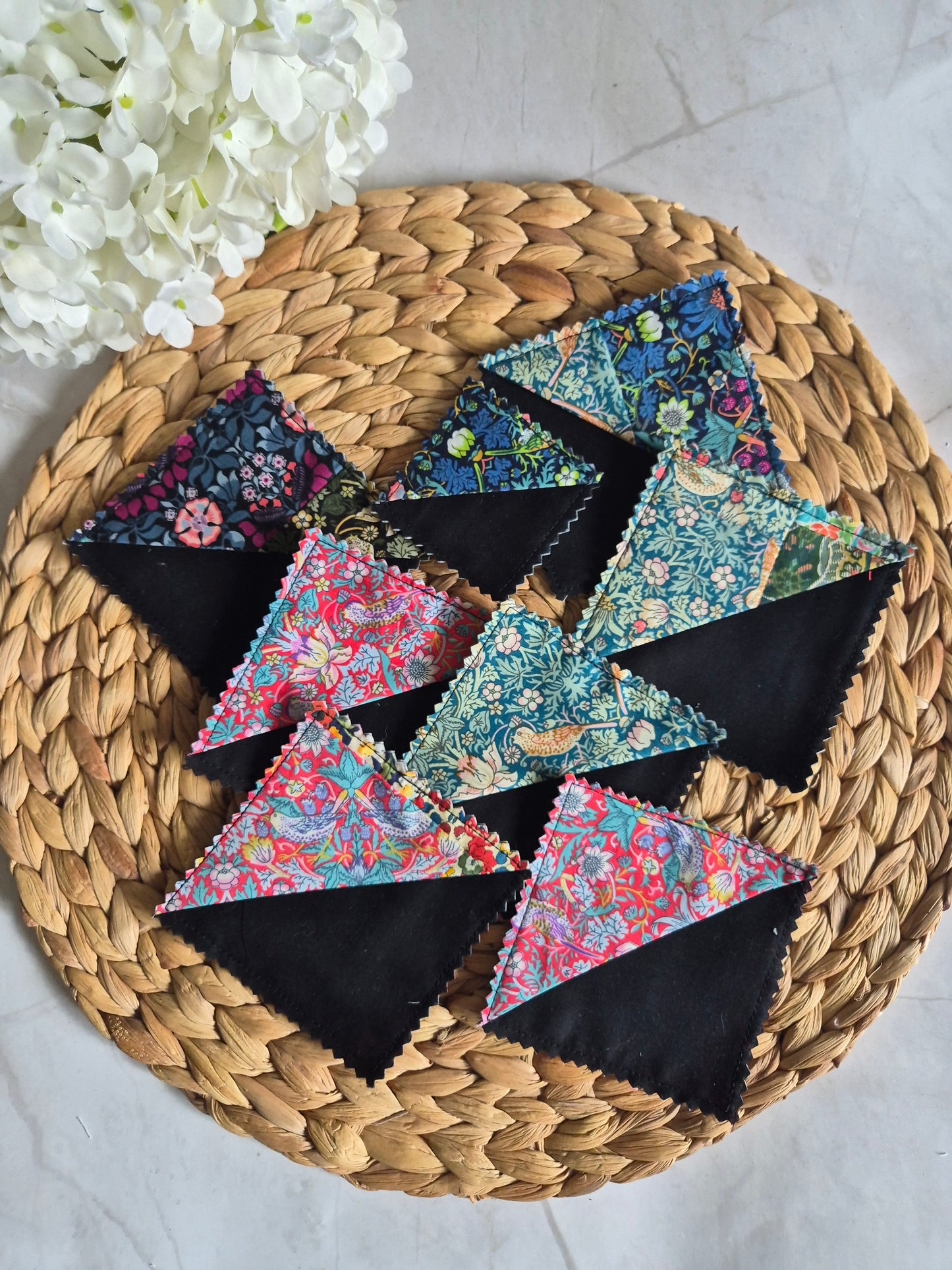 Eck Lesezeichen aus Stoff aus Liberty Stoffen - upcycling - patchwork handmadecorner bookmark fabric, handmade, gift book lover