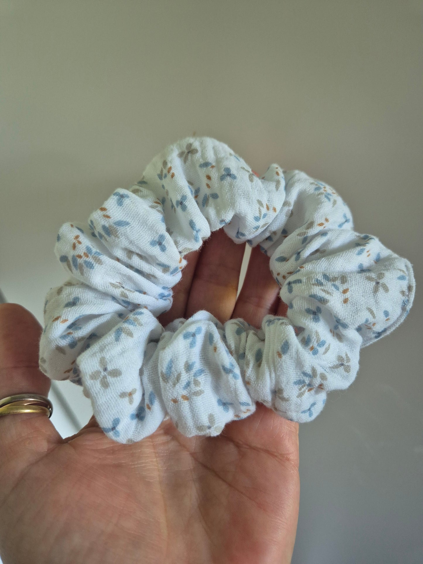 Göteburg Scrunchie Hair bobble Haargummi handmade Ponytail holder perfect gift hair accessories chic hair tie