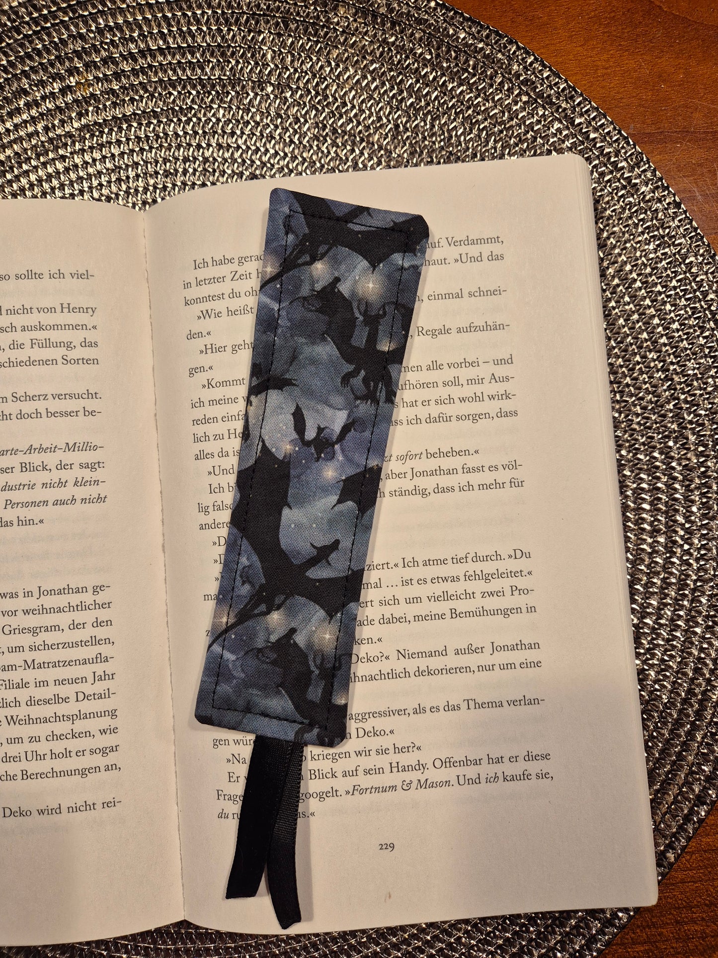 Lesezeichen Drachen Design, handgenäht, Fantasy doppelseitig, tolles Geschenk für Leseratten, Studenten und Journaling Fans vegan