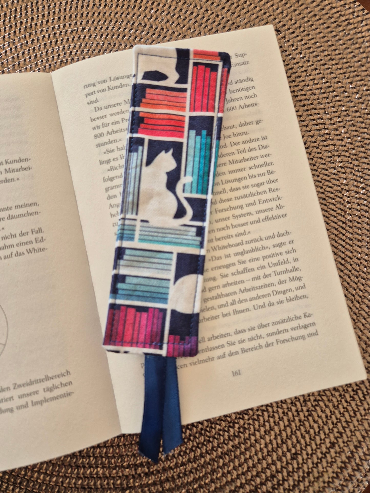 Lesezeichen katze Bücher Design, handgenäht, cute doppelseitig, tolles Geschenk für Leseratten, Studenten und Journaling Fans vegan