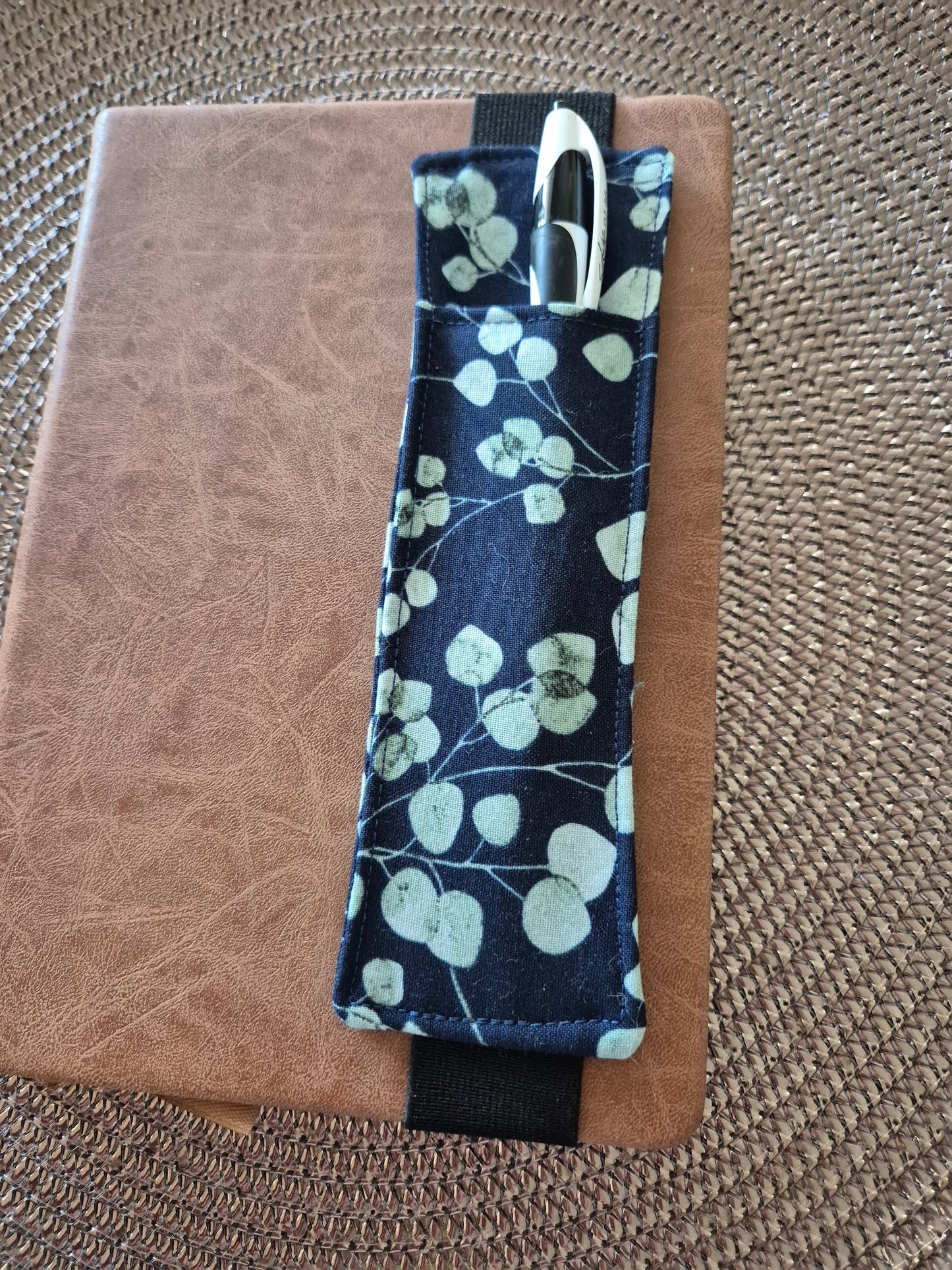 Stiftehalter Lesezeichen A5 Design, handgenäht, doppelseitig, tolles Geschenk für Lehrer, Studenten und Journaling Fans vegan